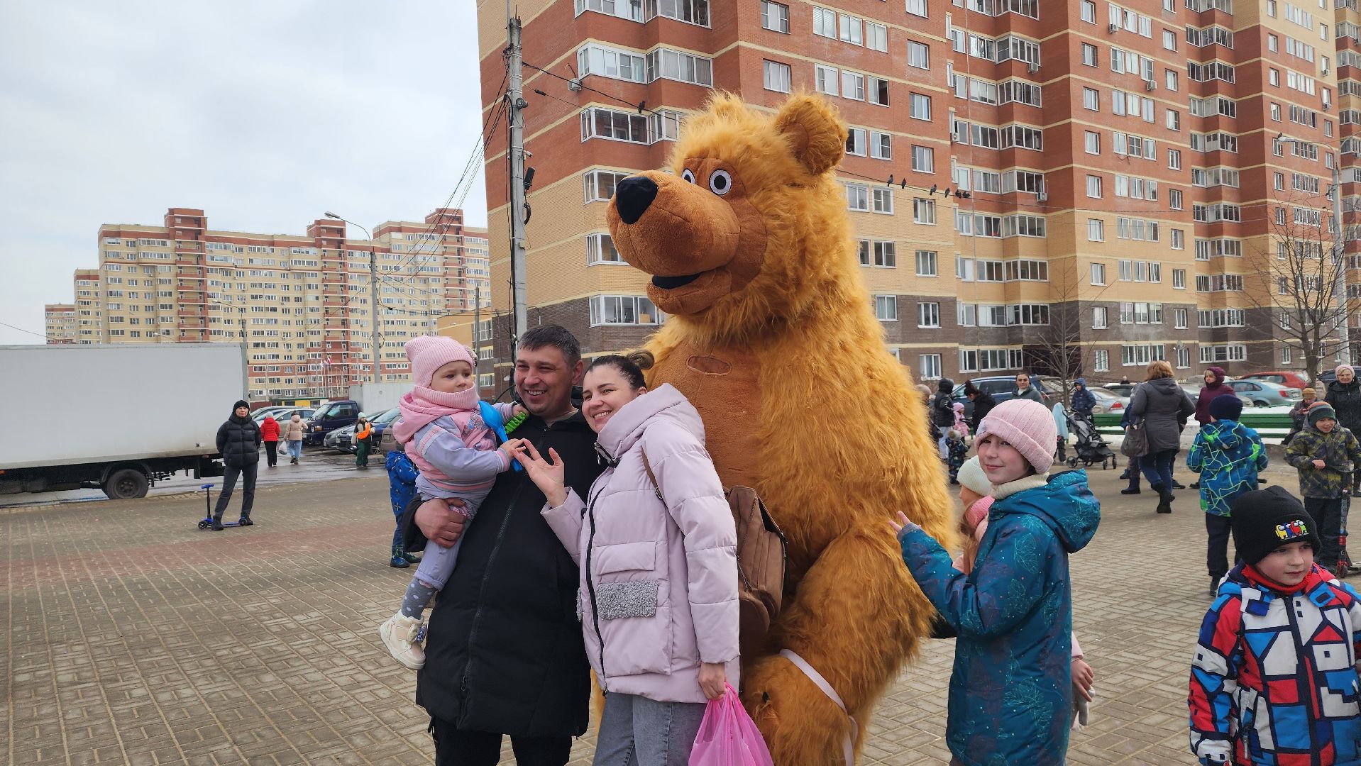 выборы, выборы 2024, выборы президента, Лосино-Петровский, выборы президента 2024, выборы президента россии, медведь на выборах,