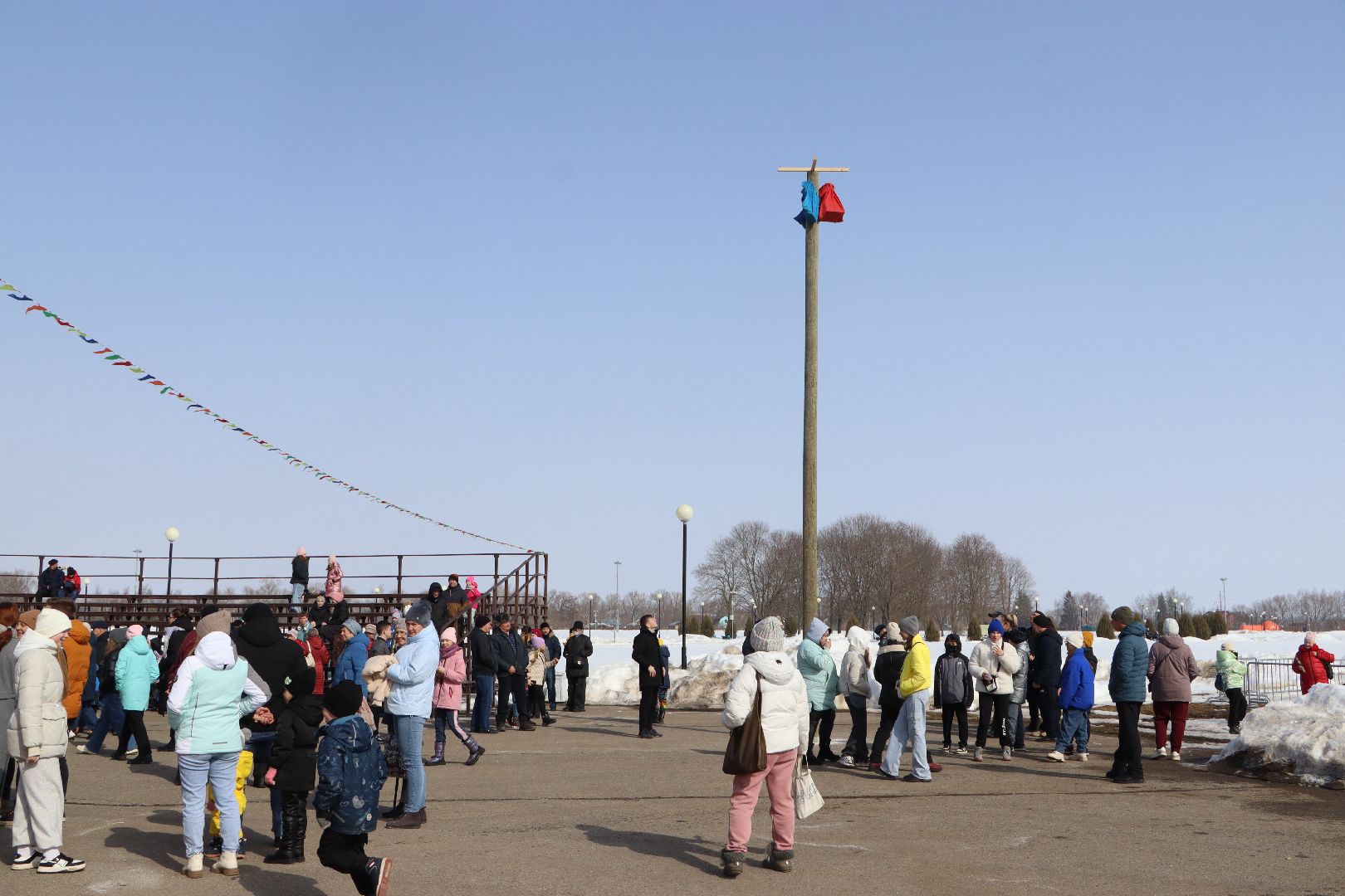 Серебряные Пруды, ПКиО Серебряный, парк Серебряный, Широкая Масленица, столб с подарками, масленичный столб, Узуново,
