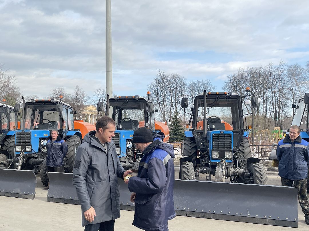 Техника, трактор, ЖКХ