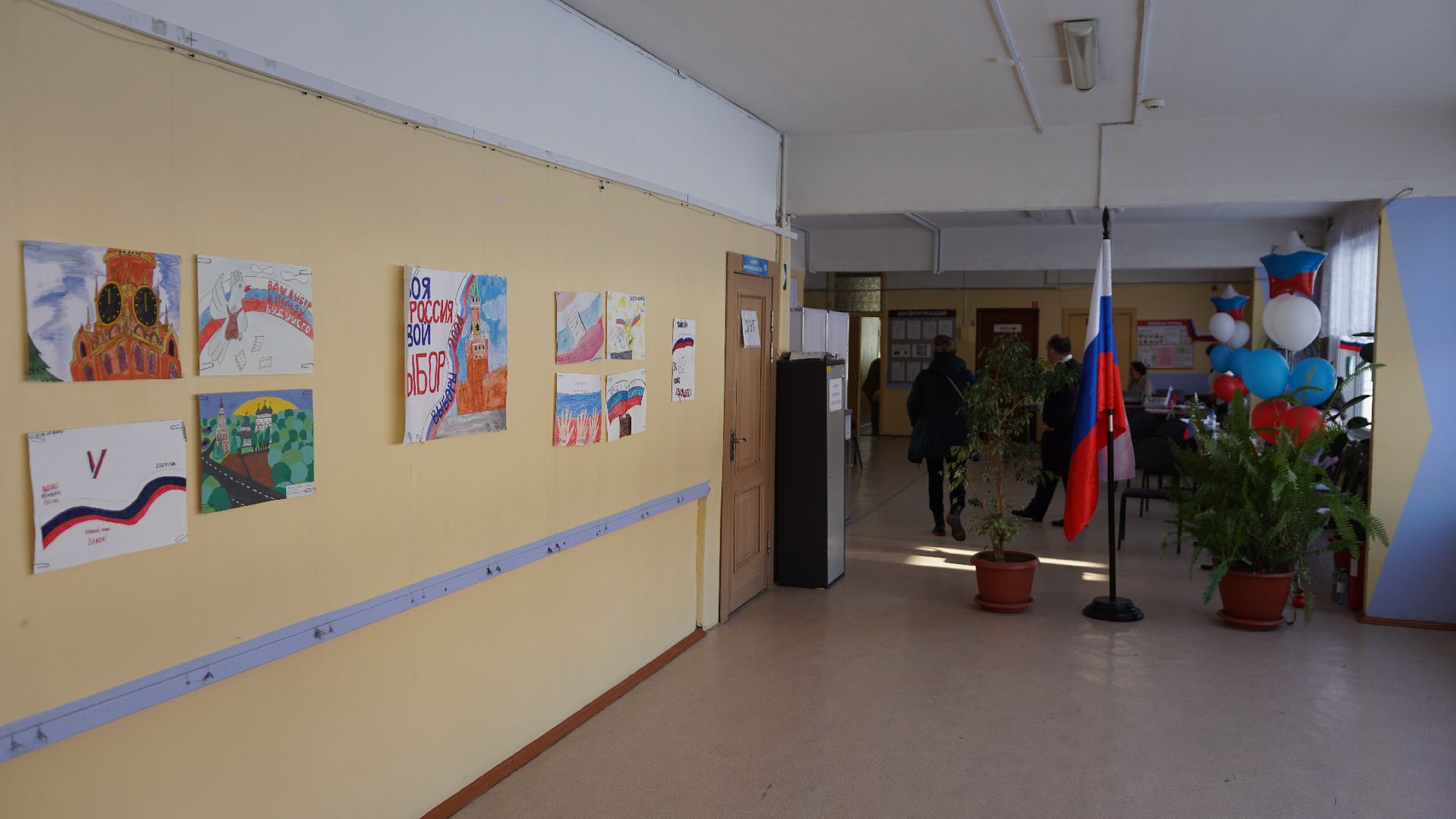 выборы, президент, голосование, школа, рисунки, дети, выставка, выставка детских рисунков,