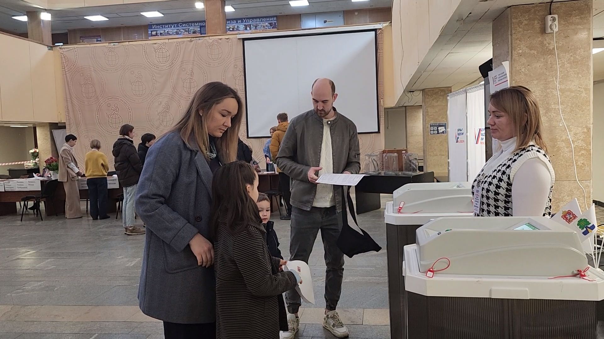 выборы 2024, на выборы всей семьей, Дубна, выборы президента,