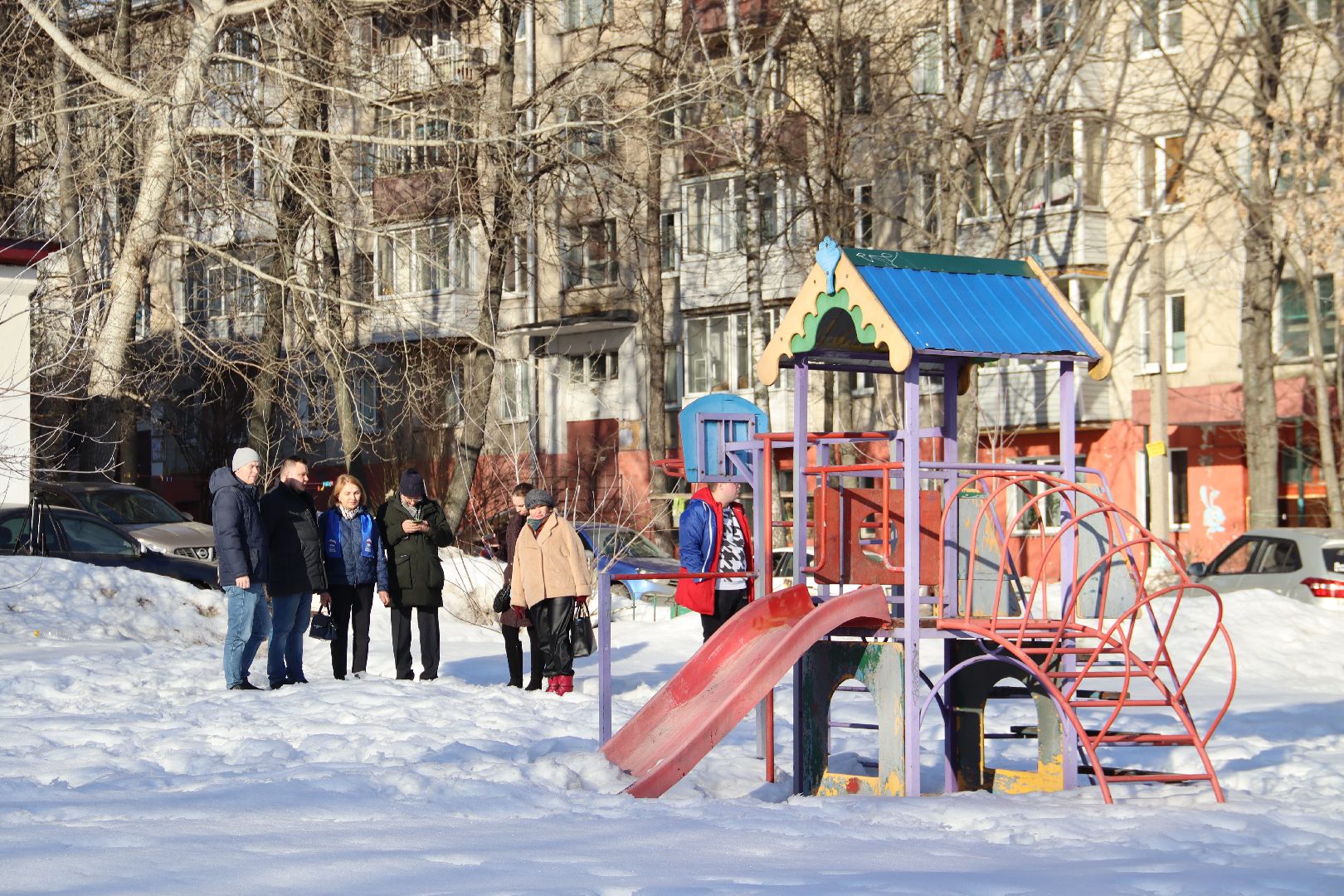 обсуждение с жителями, детская площадка,