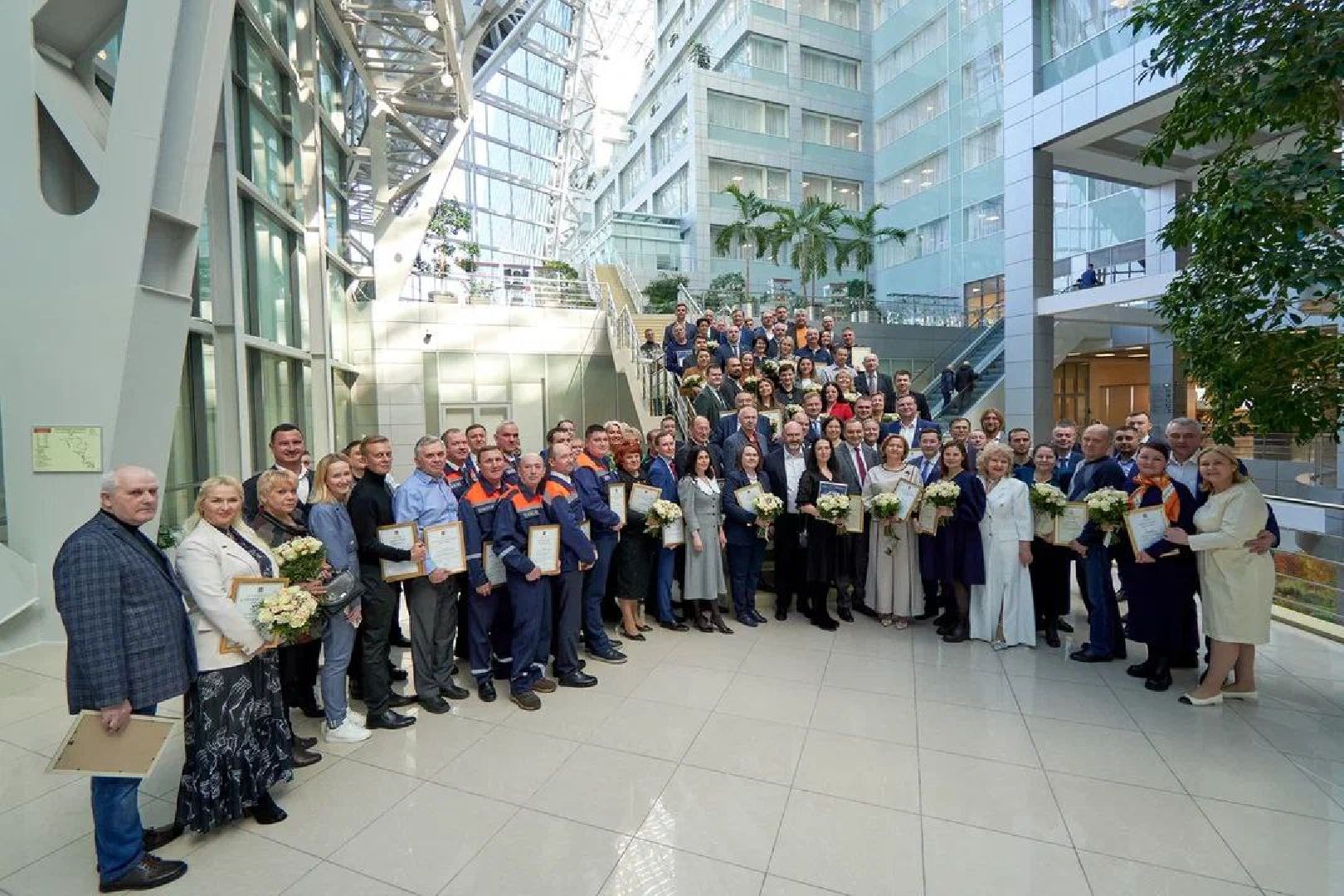 ДПМО, Дом правительства Московской области, РИАМО, Региональное информационное агентство Московской области, проект Собкоры портала Региональное информационное агентство Московской области РИАМО, проект Собкоры РИАМО, Министр жилищно-коммунального хозяйства Московской области Антон Велиховский, Ксения Андрианова-Карцева, руководитель проекта Собкоры РИАМО Ксения Андрианова-Карцева, Красногорск, ЖКХ, награждение,Вице-губернатор Московской области Евгений Хромушин, Глава телеканала 360 Алексей Каклюгин,