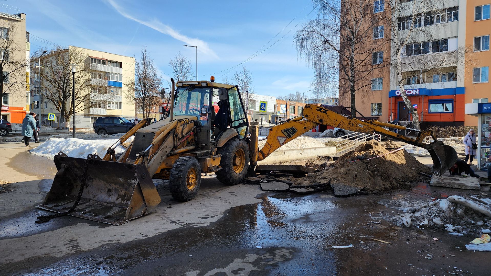 кашира, авария, теплоснабжение, трубопровод, аварийный ремонт, муп теплосеть, горячая вода,