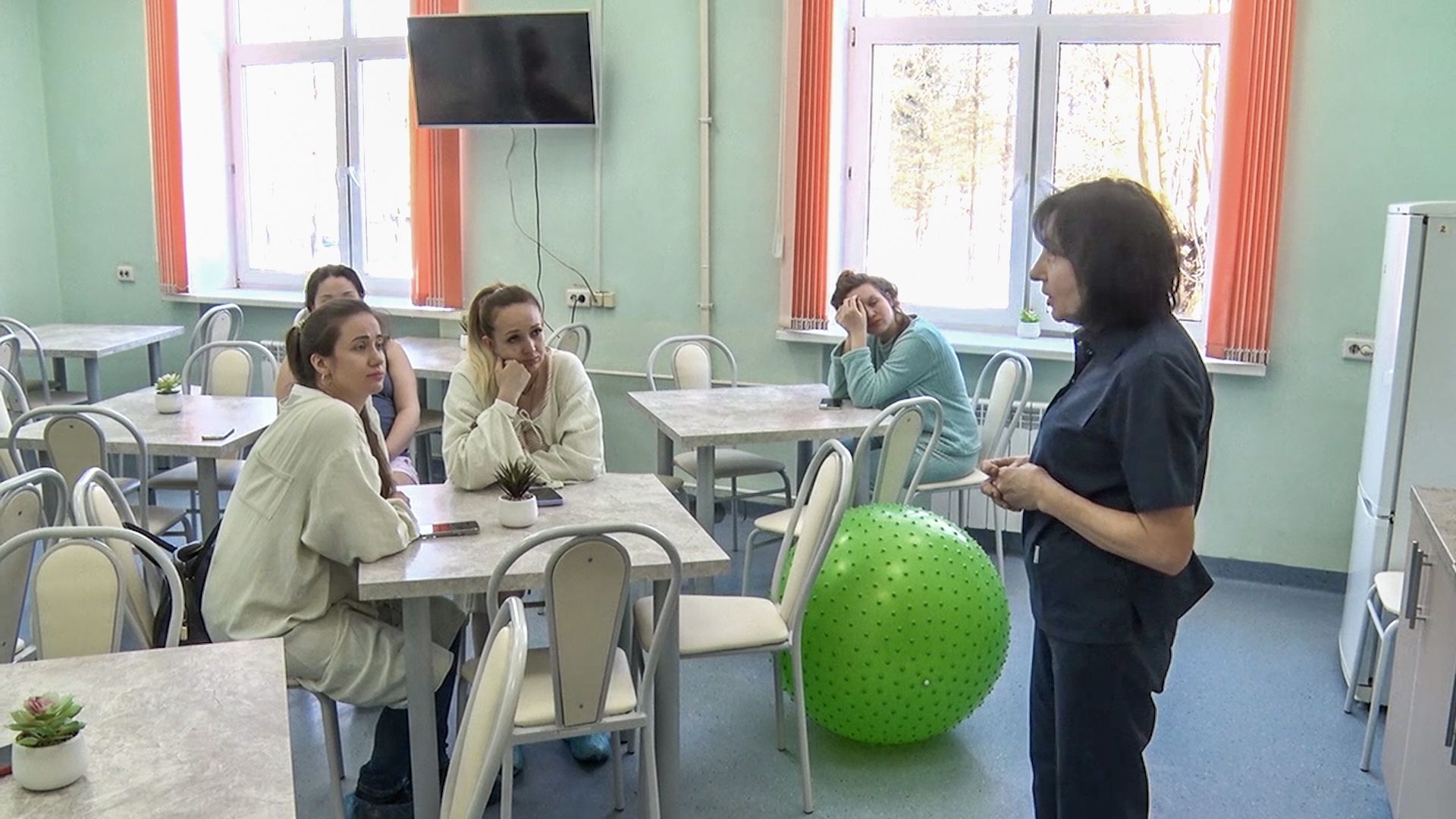 Клин, общество, медицина, роды, школа для матерей, люди, дети,