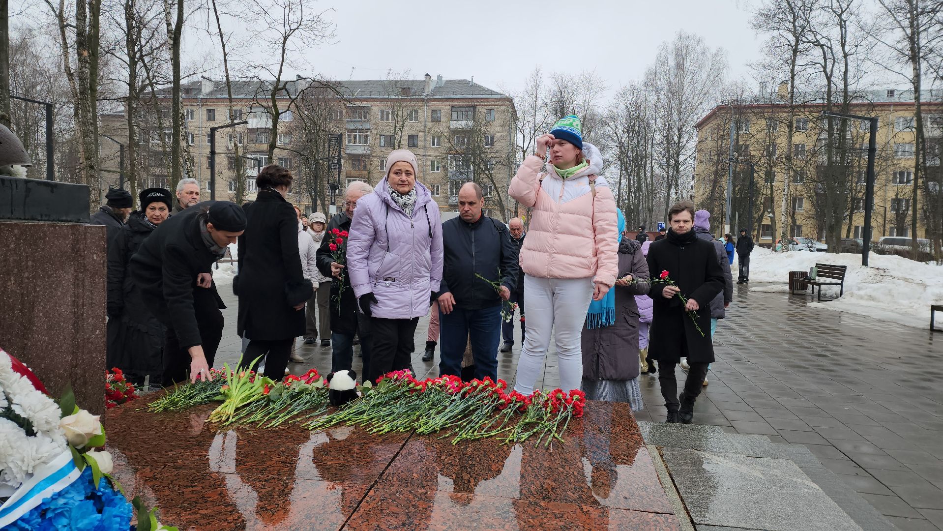 возложение цветов, скорбим, Долгопрудный,теракт,