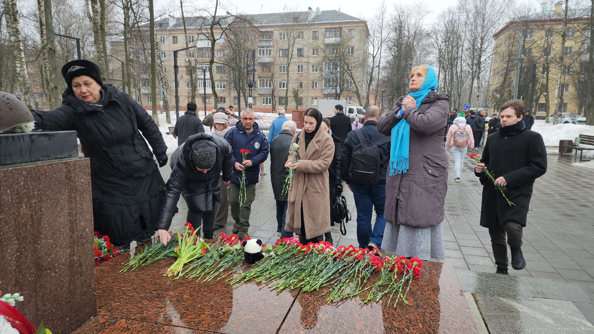 возложение цветов, скорбим, Долгопрудный,теракт,