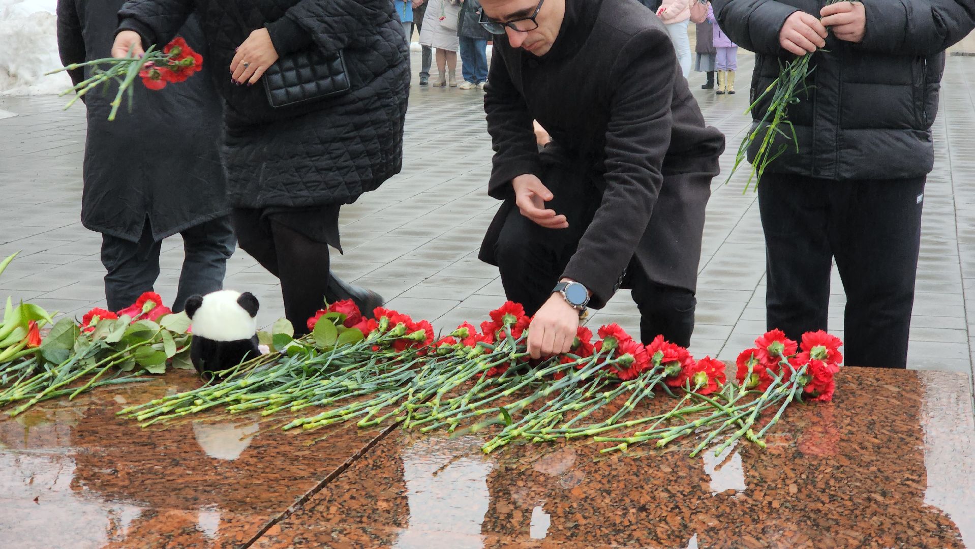 возложение цветов, скорбим, Долгопрудный,теракт,