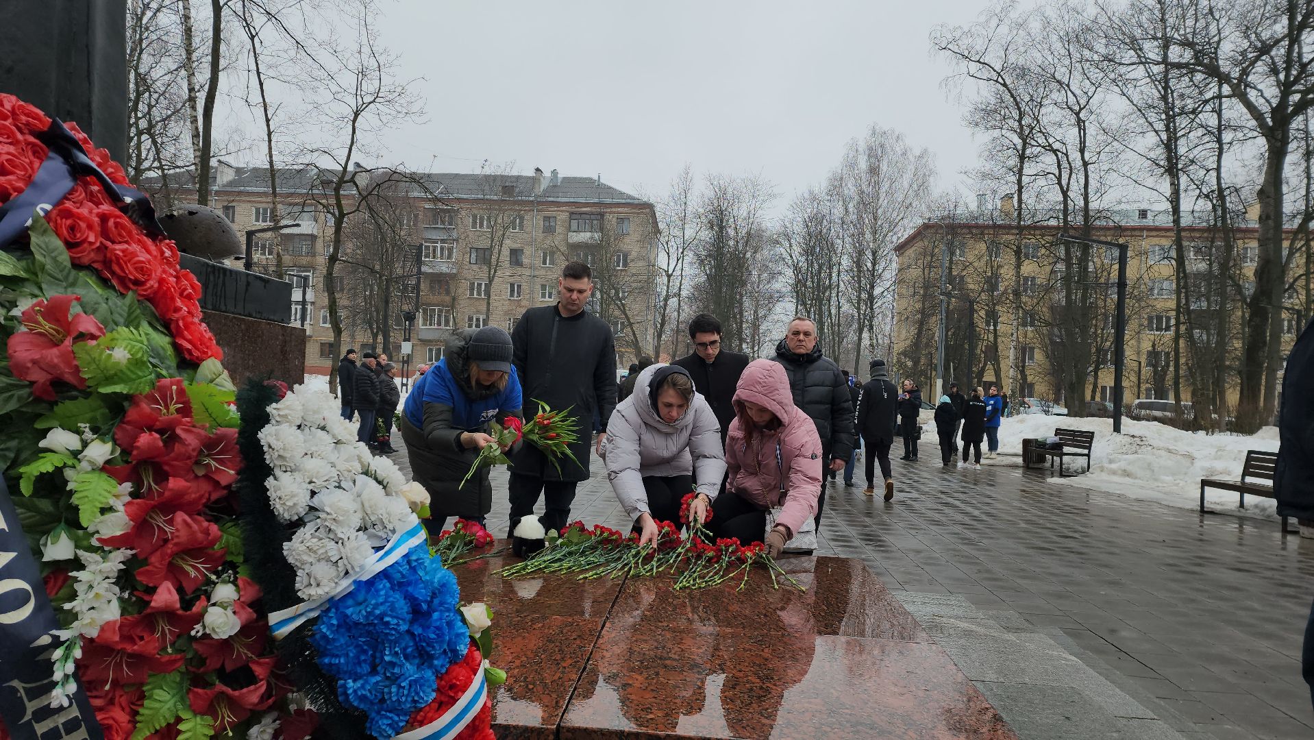 возложение цветов, скорбим, Долгопрудный,теракт,