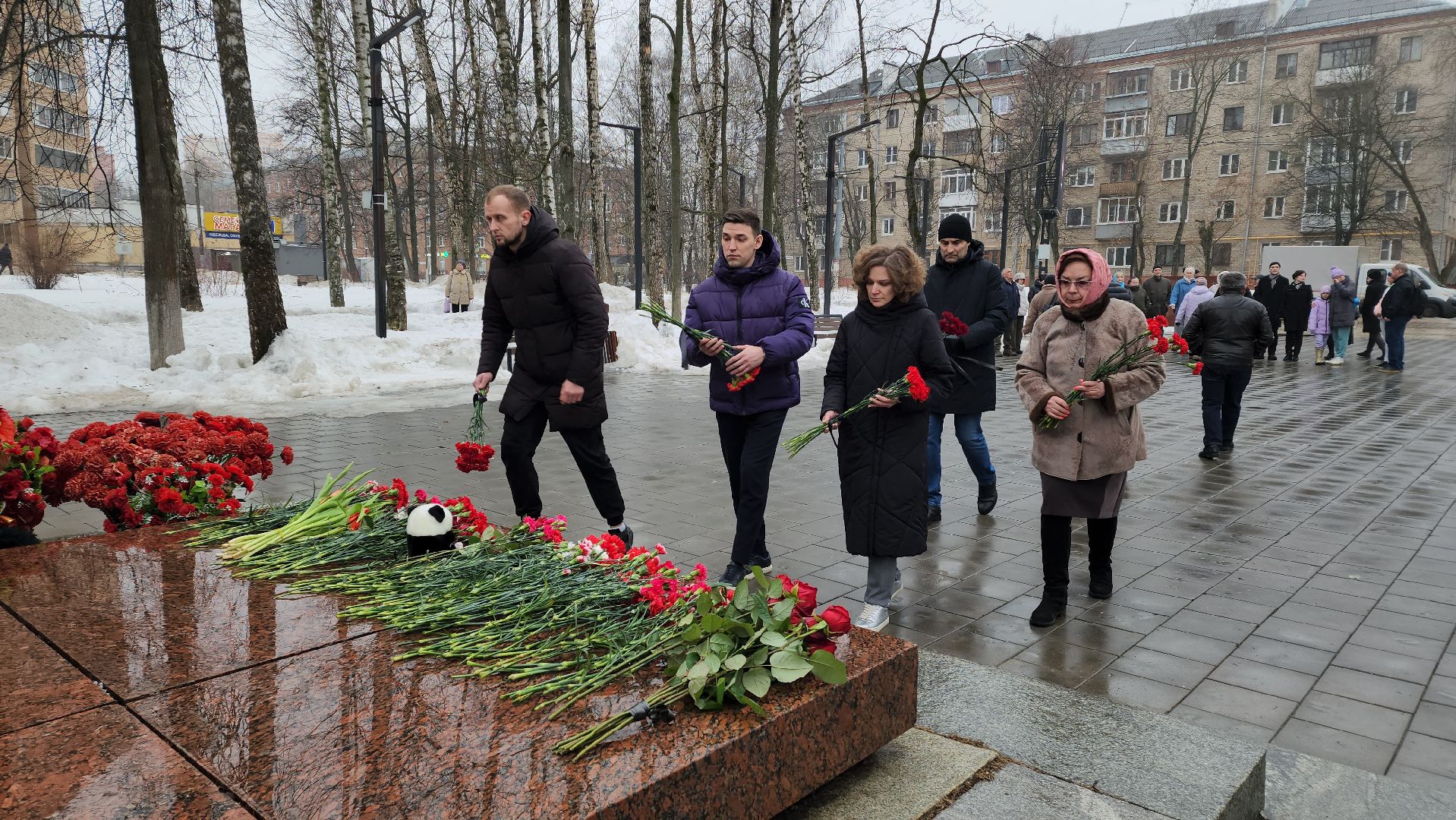 возложение цветов, скорбим, Долгопрудный,теракт,