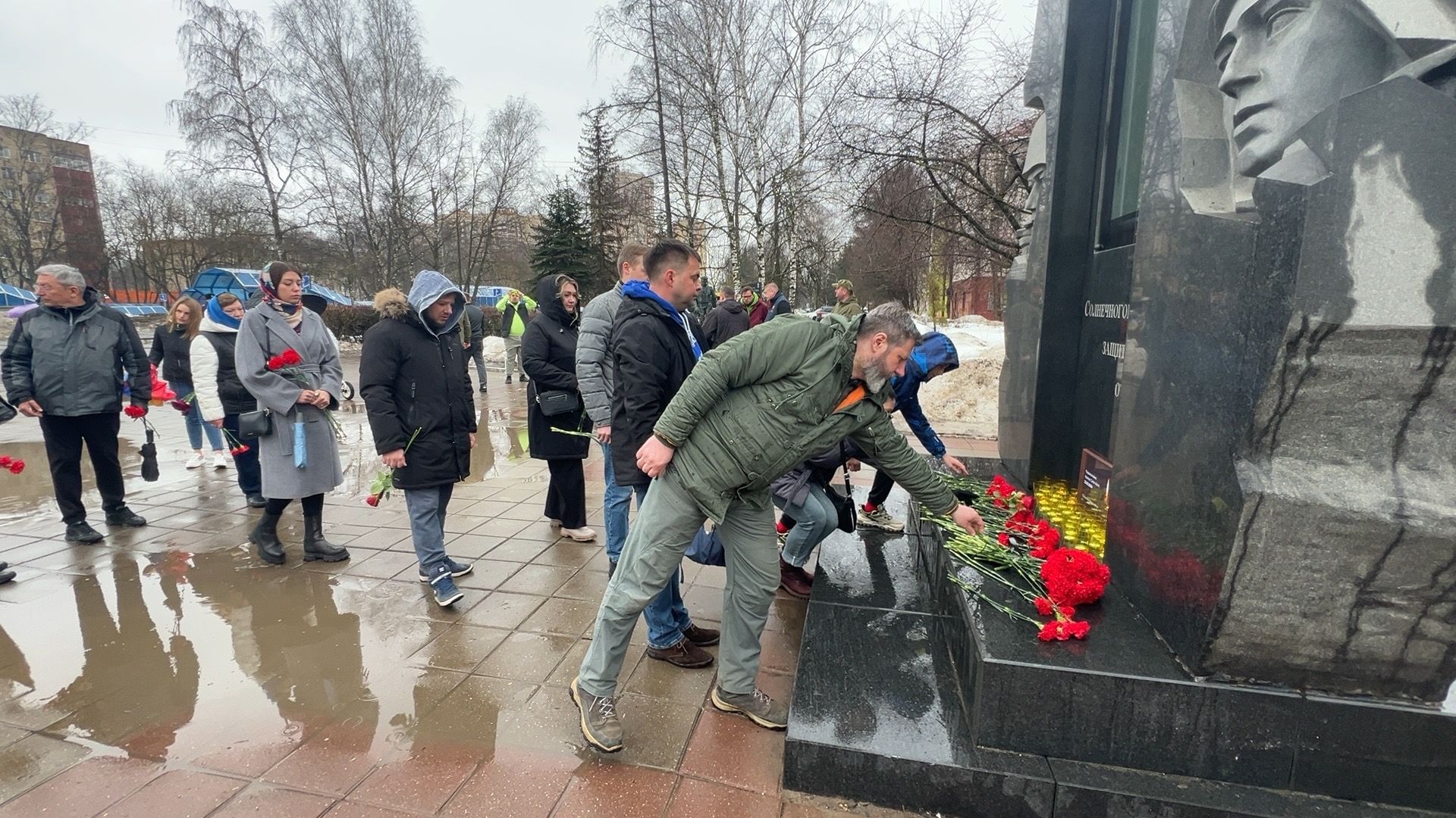 Солнечногорск, Теракт, Мемориал, Цветы, стихийный мемориал,