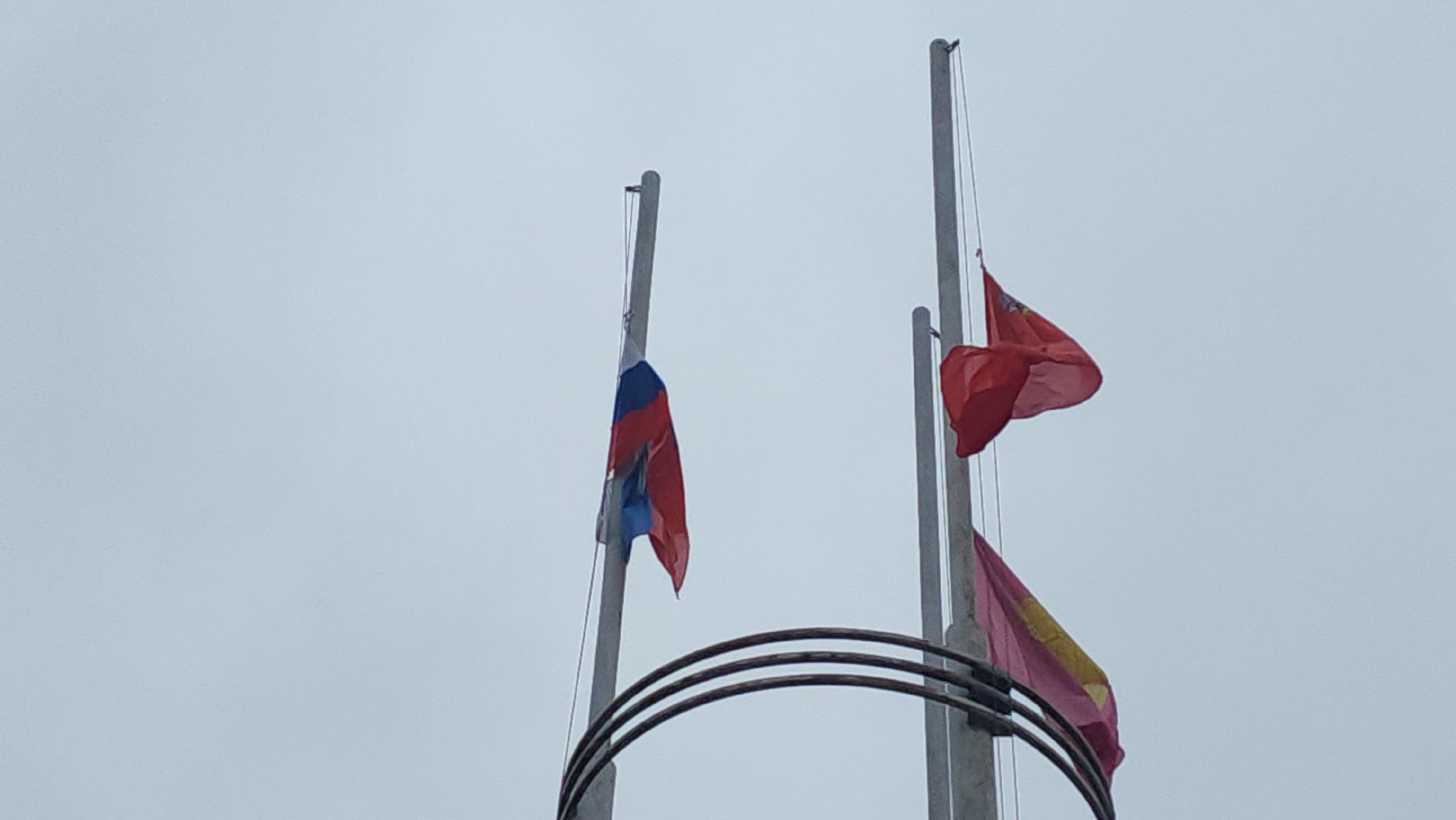 воскресенск, крокус, траур, стихийный мемориал, жители,теракт,