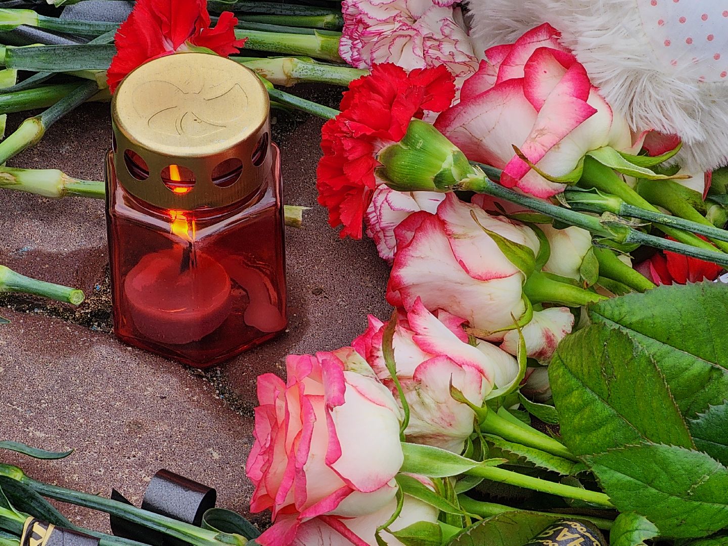 воскресенск, стихийный мемориал, память, крокус сити холл, жители,теракт,