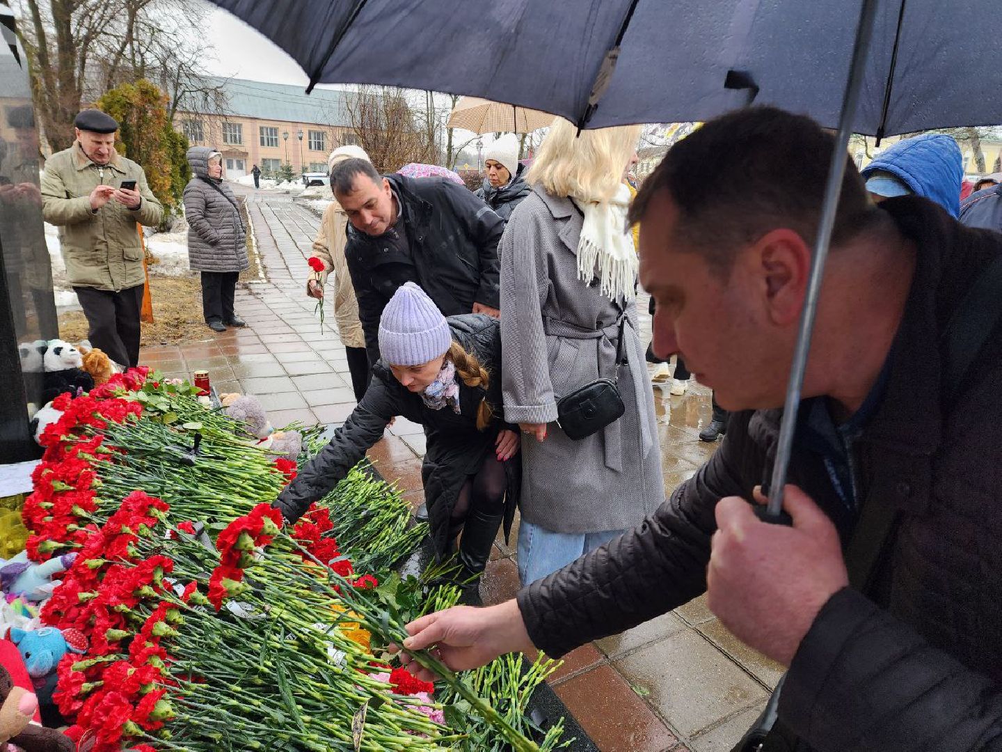 Солнечногорск, стихийный мемориал, жители, Цветы,теракт,