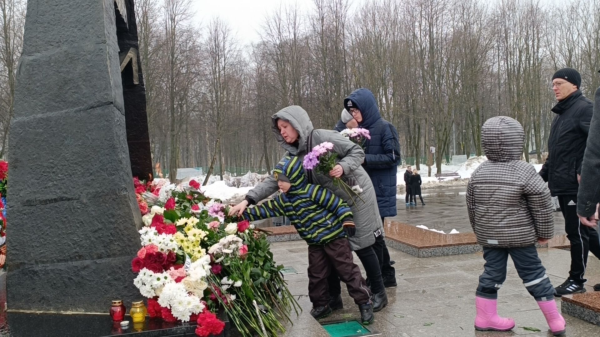 лобня, возложение цветов,теракт,