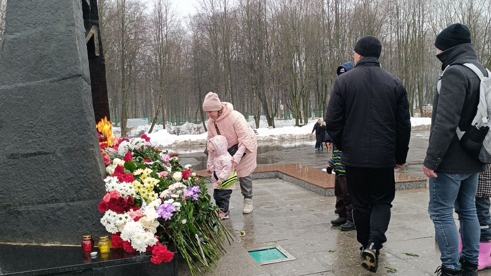 лобня, возложение цветов,теракт,