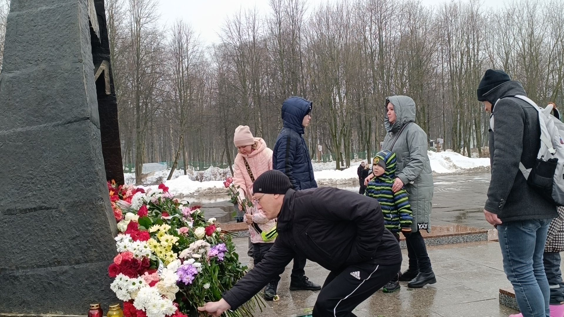 лобня, возложение цветов,теракт,