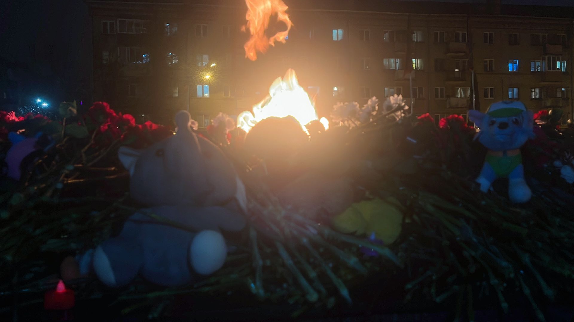 крокус сити холл, свеча памяти, мемориал, память погибших,теракт,