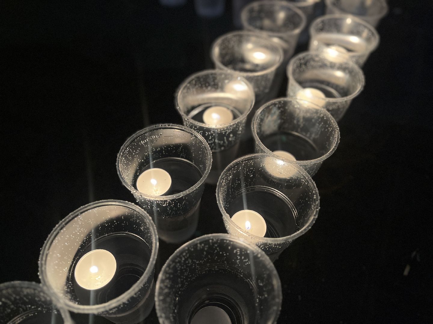 крокус сити холл, свеча памяти, мемориал, память погибших,теракт,