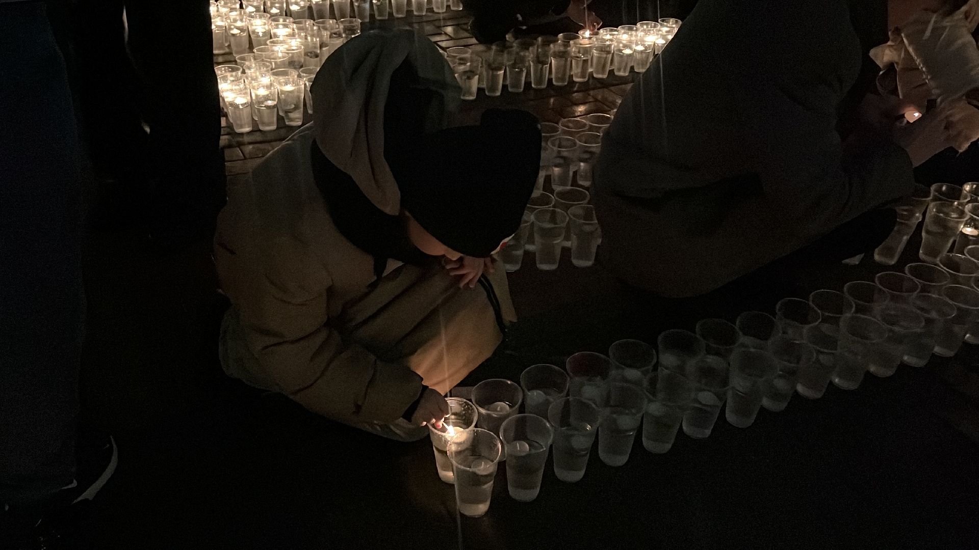 крокус сити холл, свеча памяти, мемориал, память погибших,теракт,