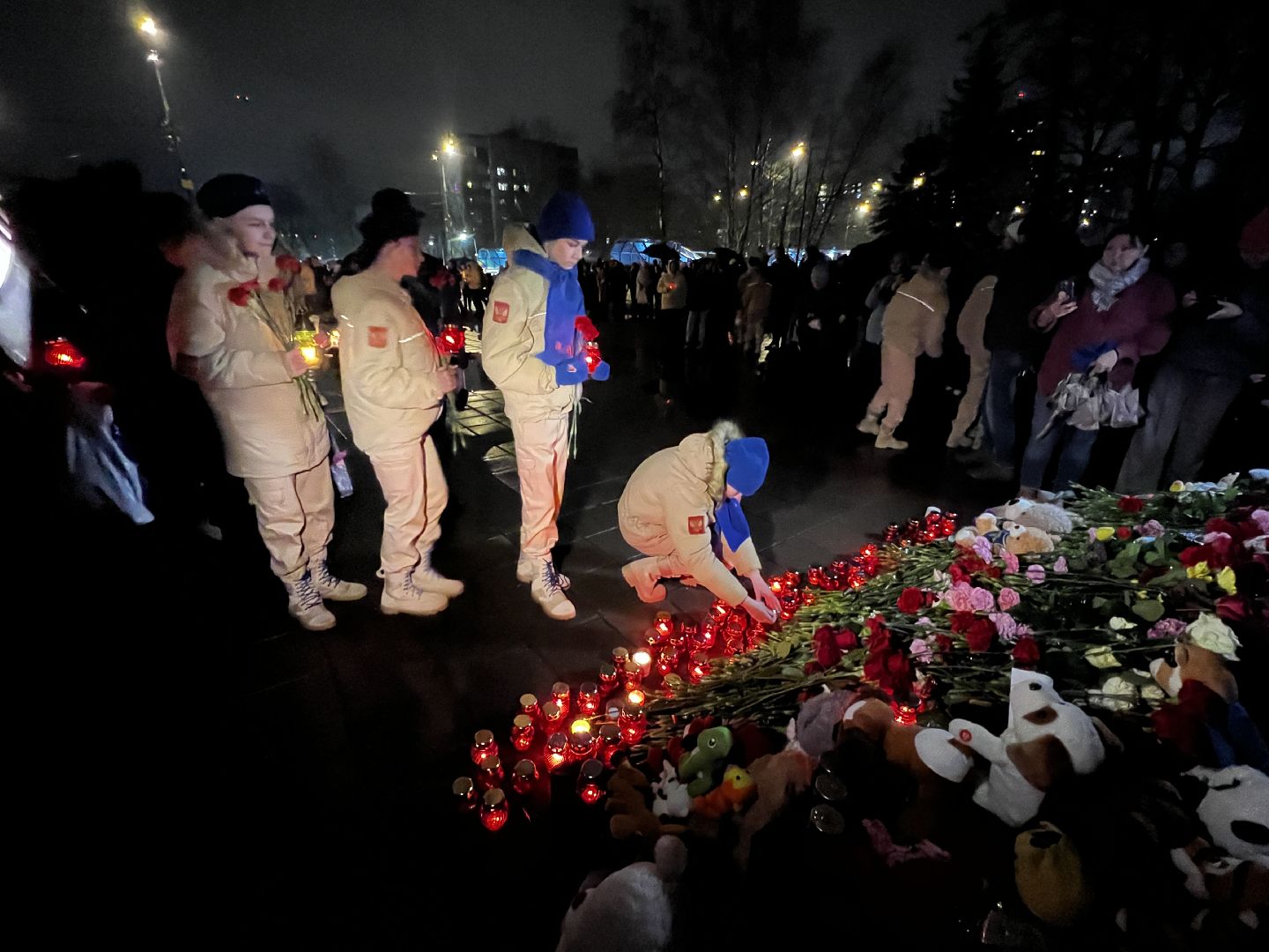 Солнечногорск, свеча памяти, стихийный мемориал, жители,теракт,