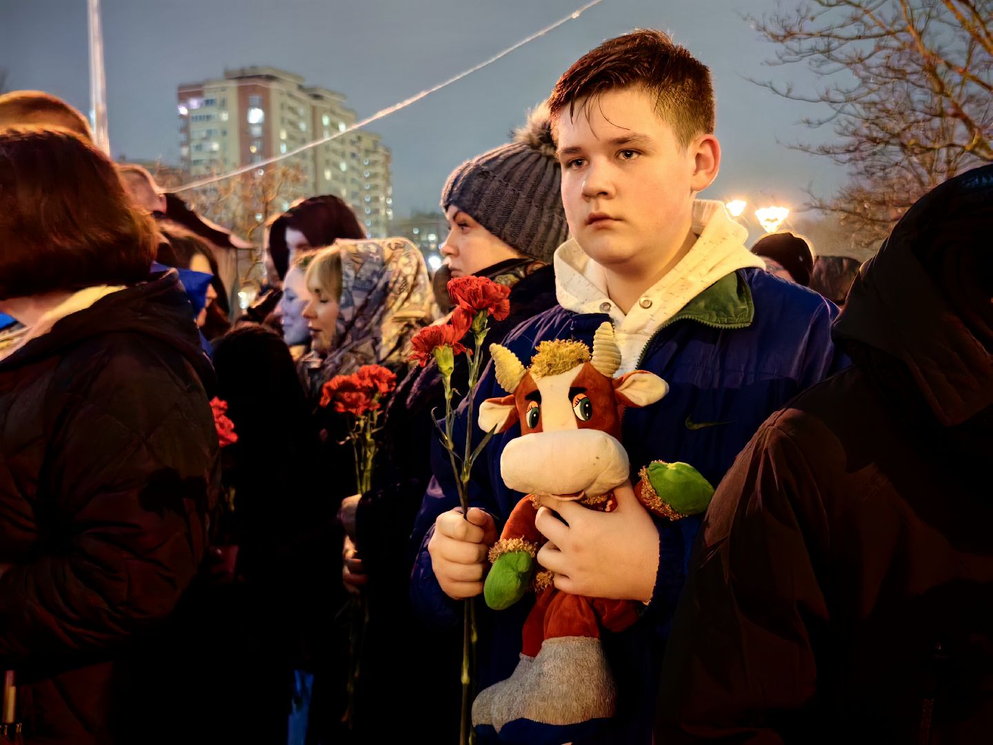 свеча памяти, возложение цветов, день траура и скорби по погибшим в красногрске, теракт,