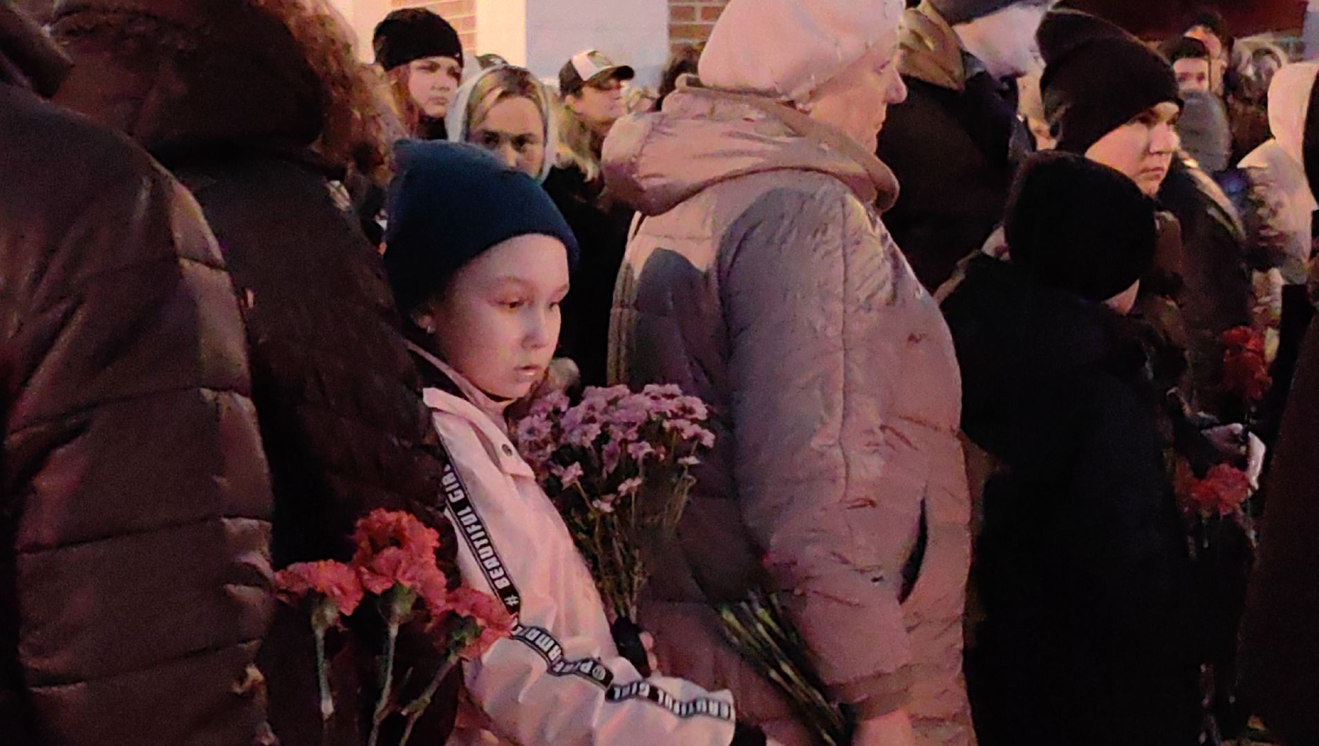 свеча памяти, возложение цветов, день траура и скорби по погибшим в красногрске, теракт,