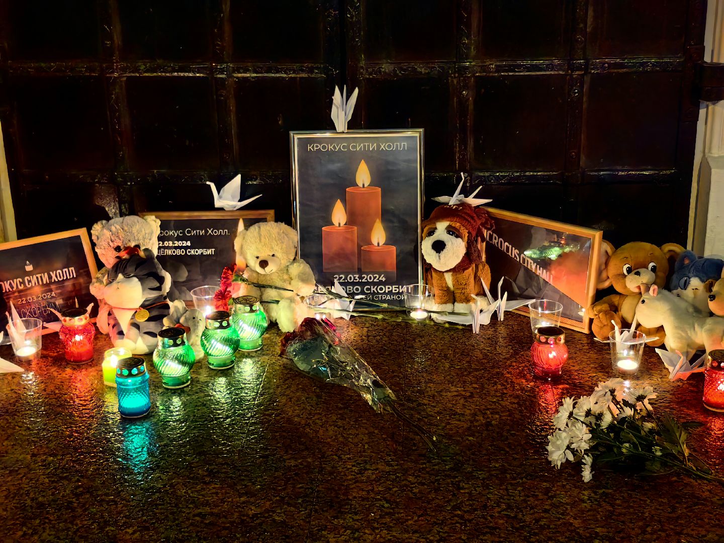 свеча памяти, возложение цветов, день траура и скорби по погибшим в красногрске, теракт,
