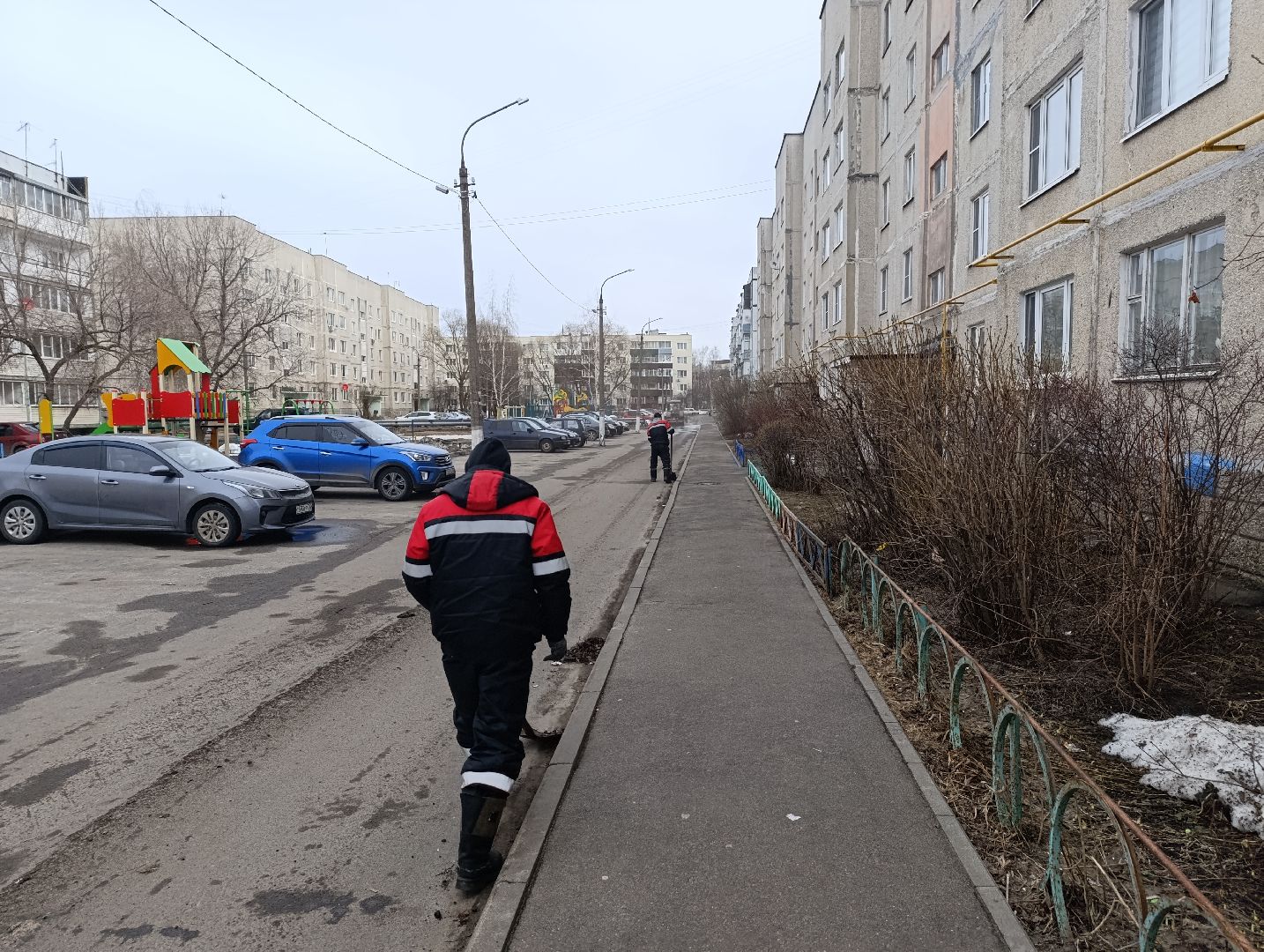 Бронницы, Уборка дворов, Уборка дорог, Уборка дворов после зимы,