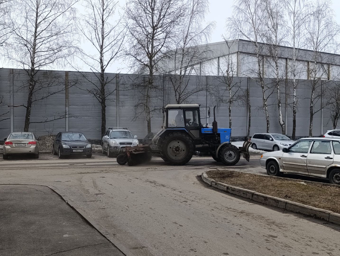 Бронницы, Уборка дворов, Уборка дорог, Уборка дворов после зимы,