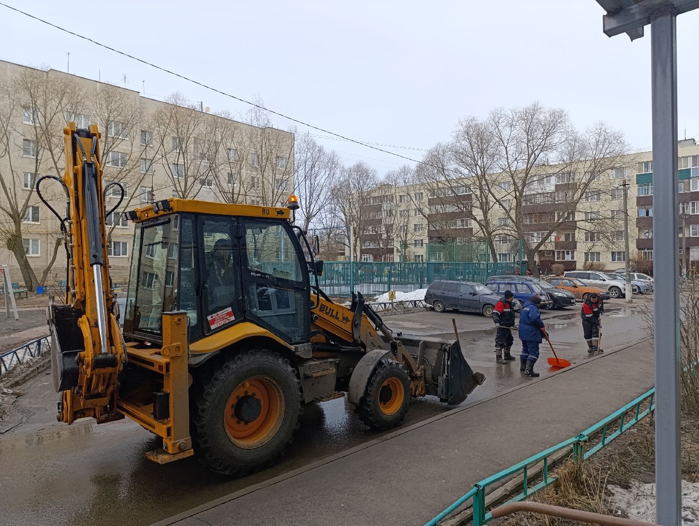 Бронницы, Уборка дворов, Уборка дорог, Уборка дворов после зимы,