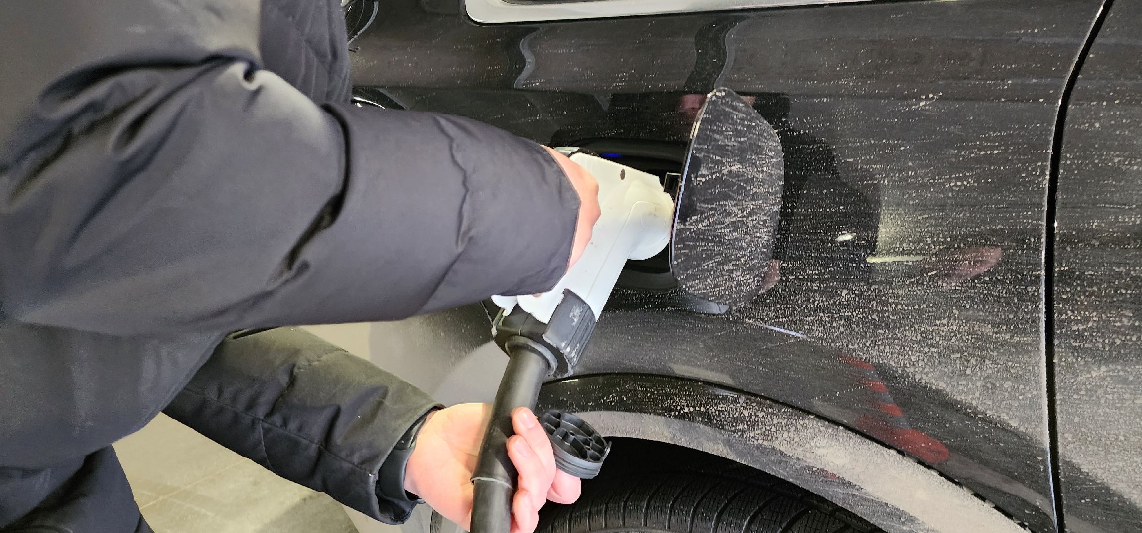 электромобили, зарядные станции, аэропорт Домодедово,