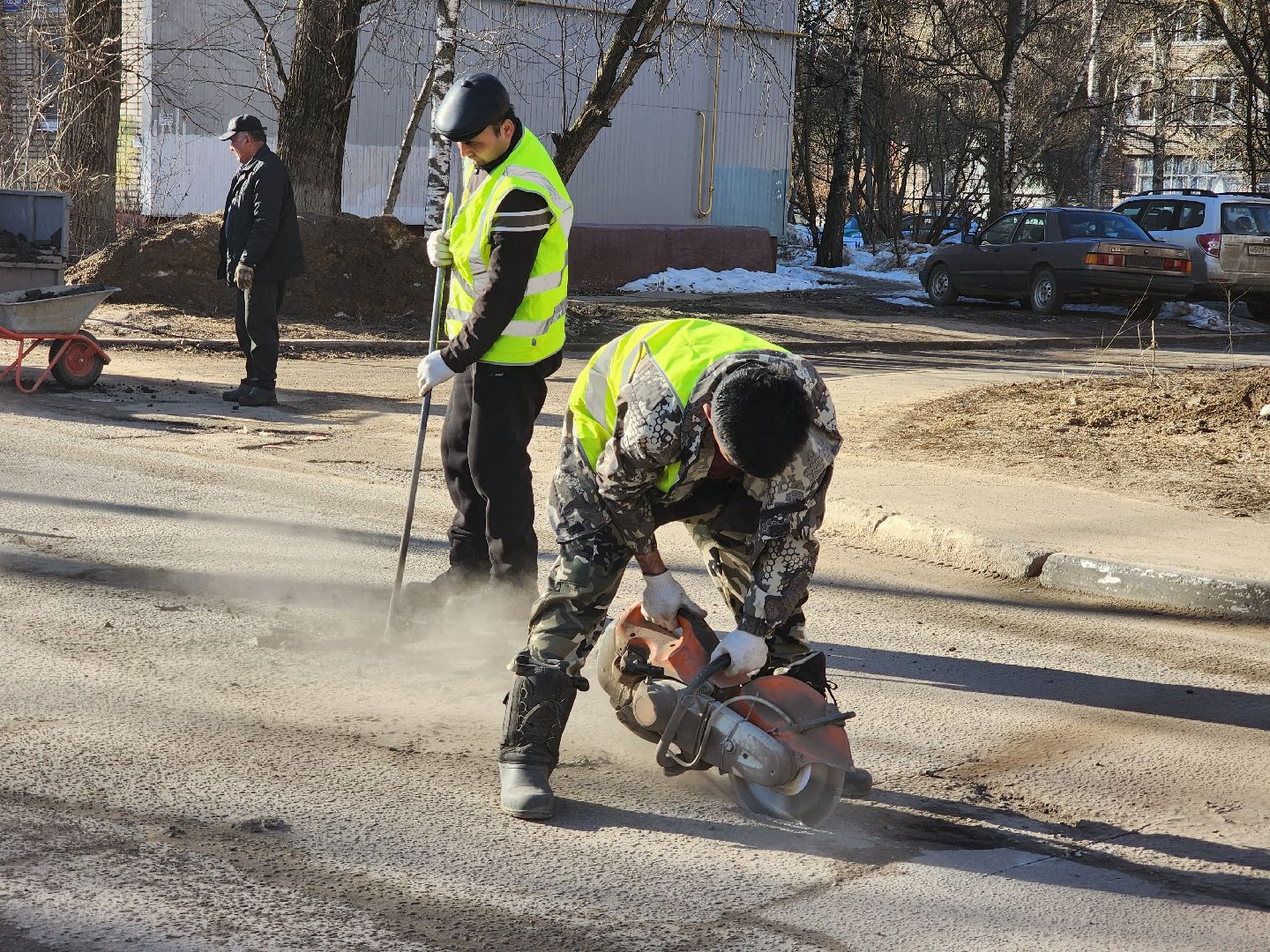Ямы, ямочный ремонт, дороги подмосковья,