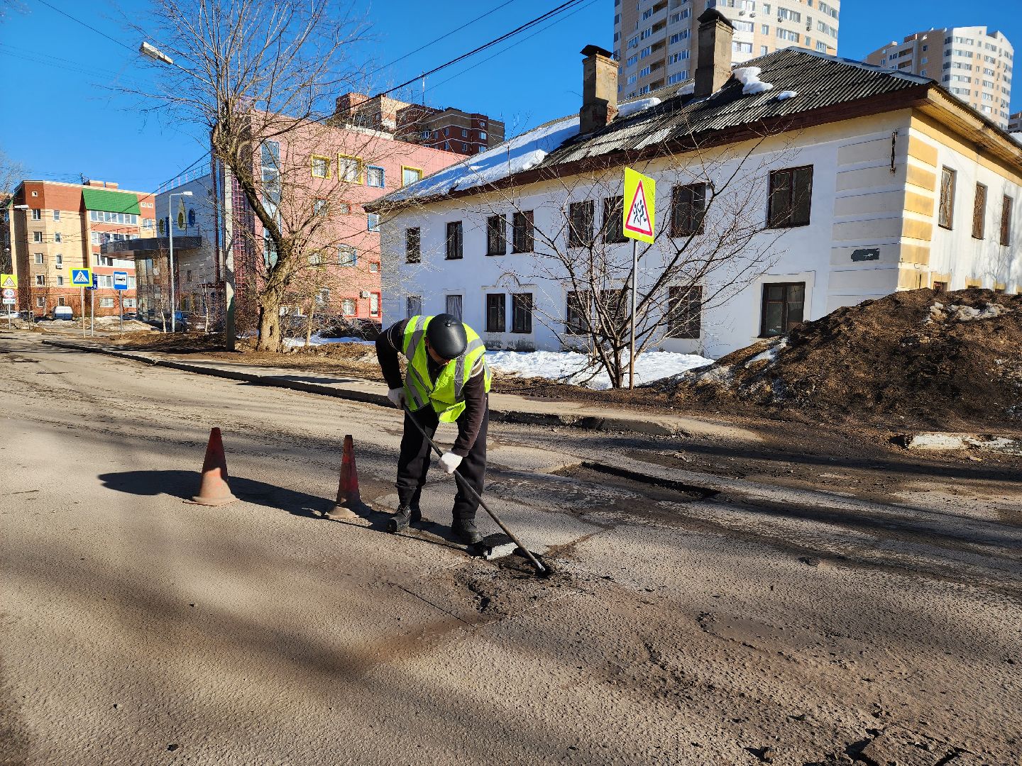 Ямы, ямочный ремонт, дороги подмосковья,