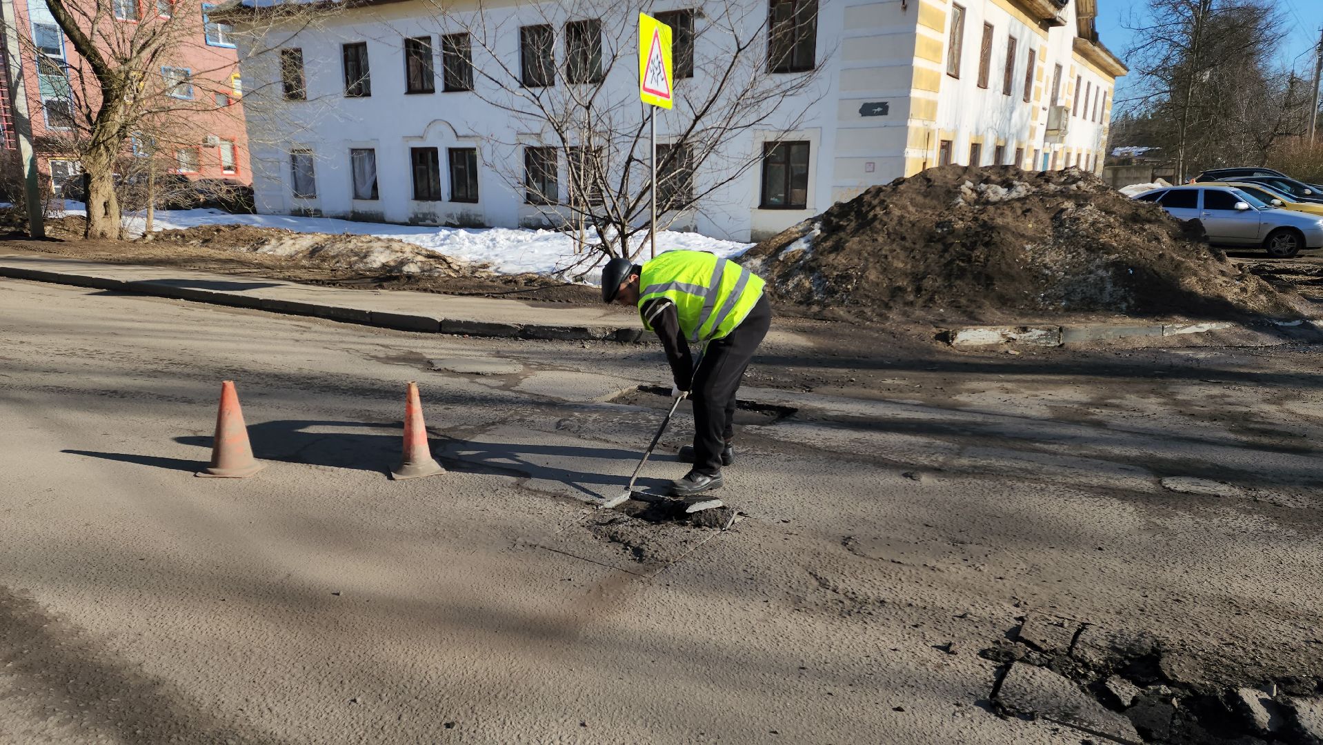 Ямы, ямочный ремонт, дороги подмосковья,