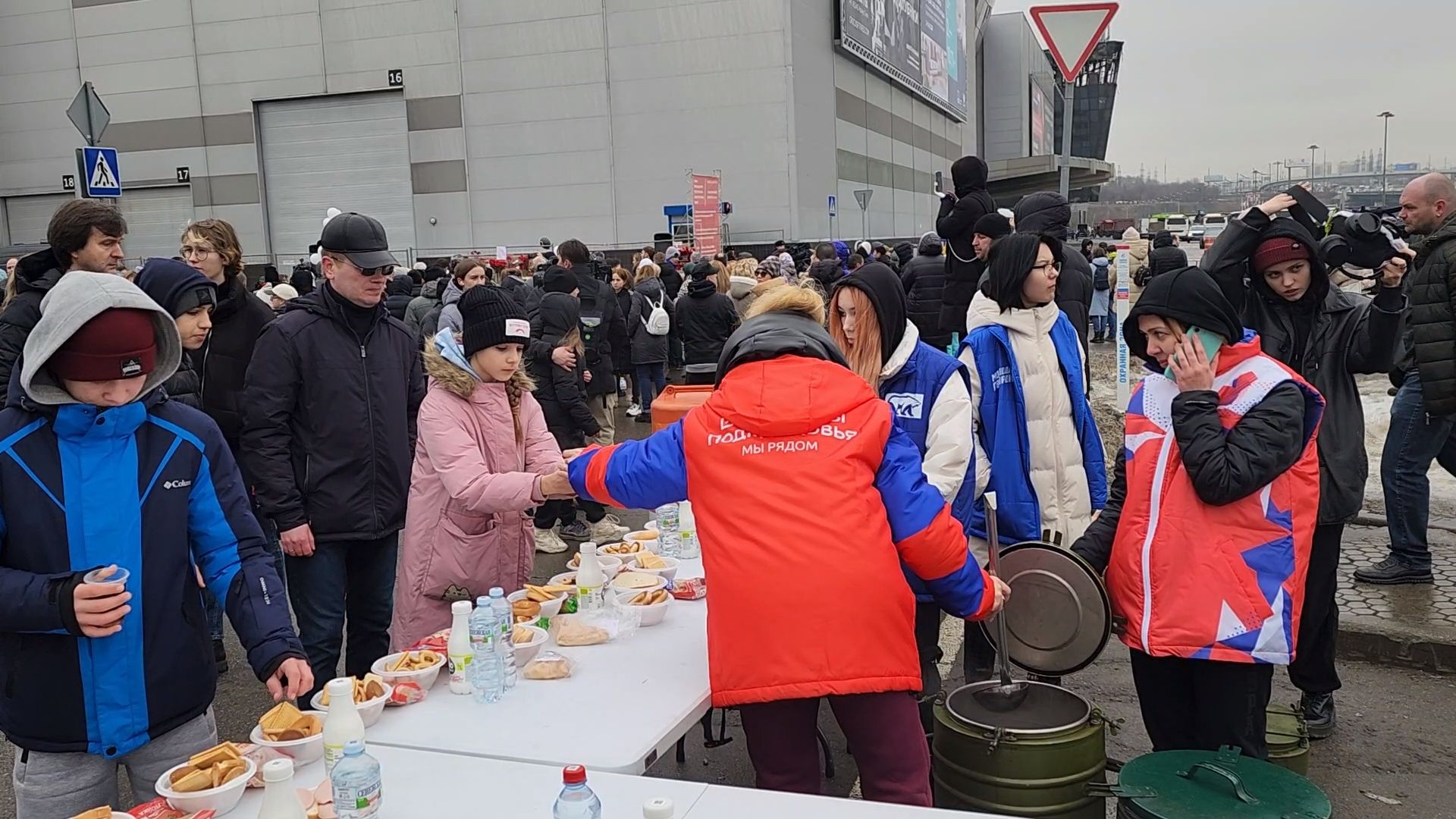 красногорск, крокус, теракт, чп, волонтеры, мемориал,