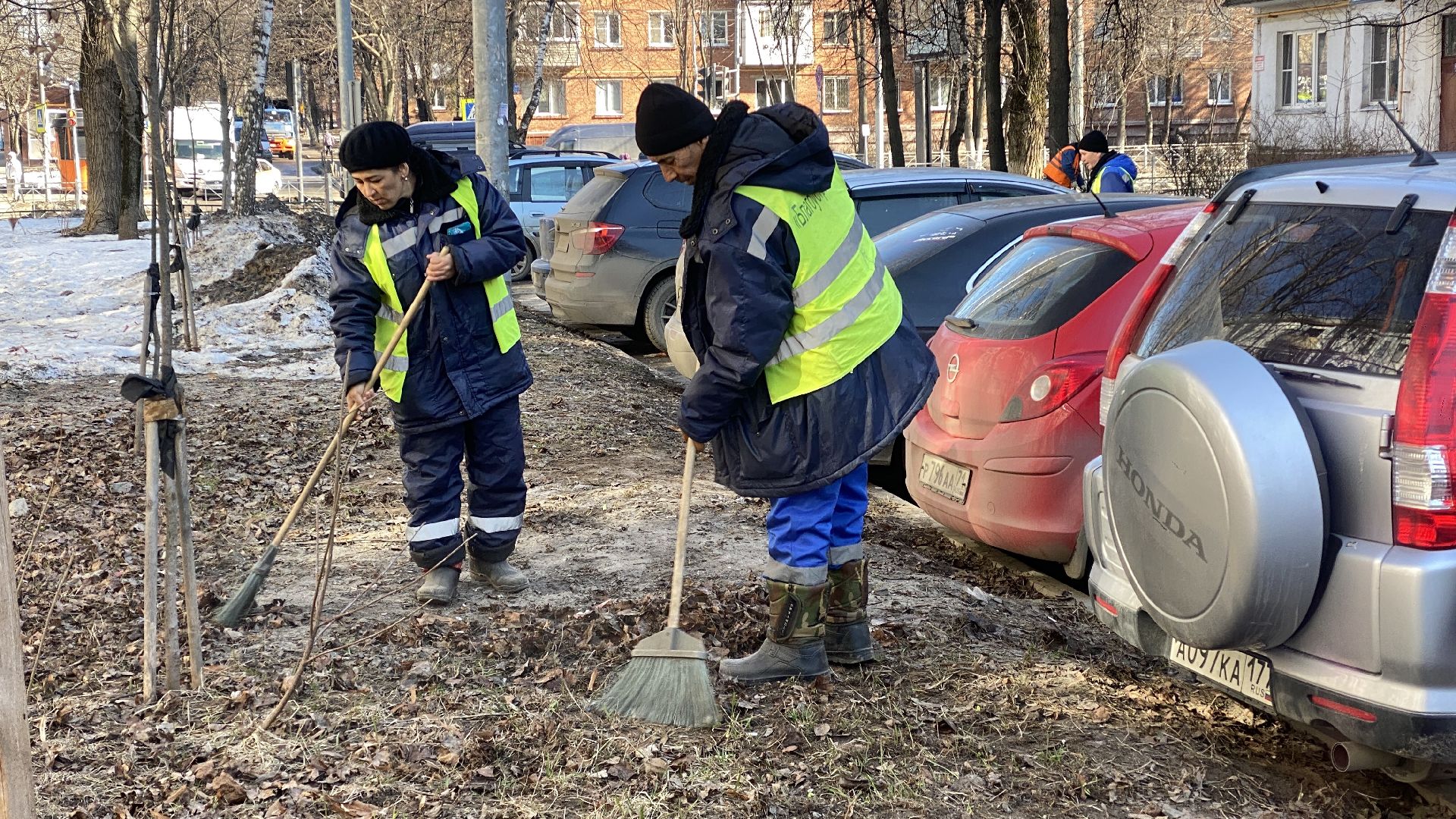 уборка города, уборка дворов после зимы, мбу благоустройство, ленинский городской округ, видное,