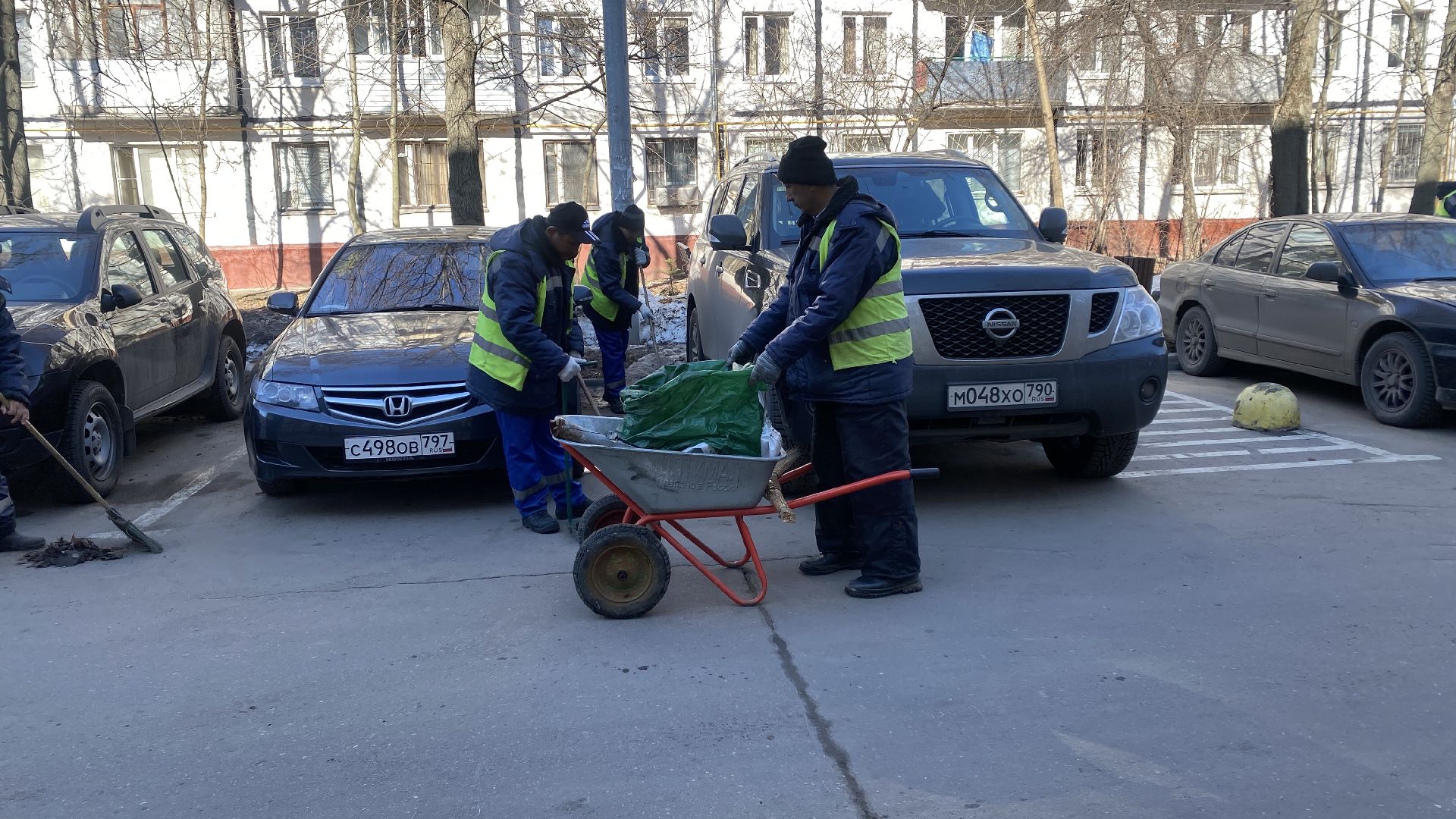 уборка города, уборка дворов после зимы, мбу благоустройство, ленинский городской округ, видное,