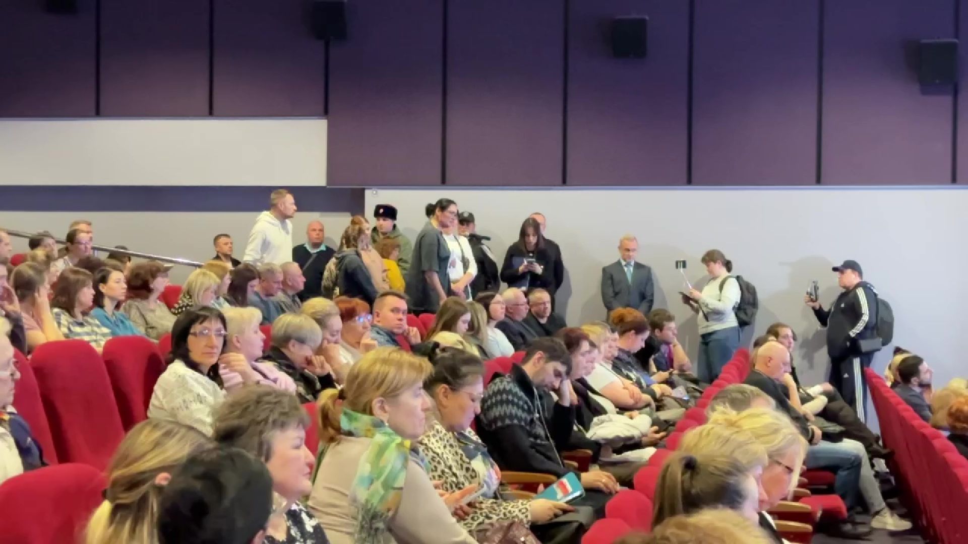 Реутов, выездная администрация, встреча с жителями, вопрос-ответ, вопросы жителей, бассейн, стройка,