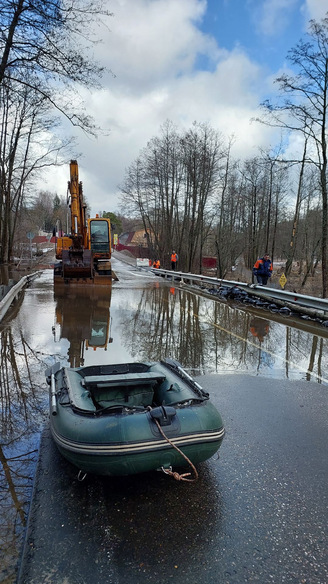 ремонт дорог, машина, река,
