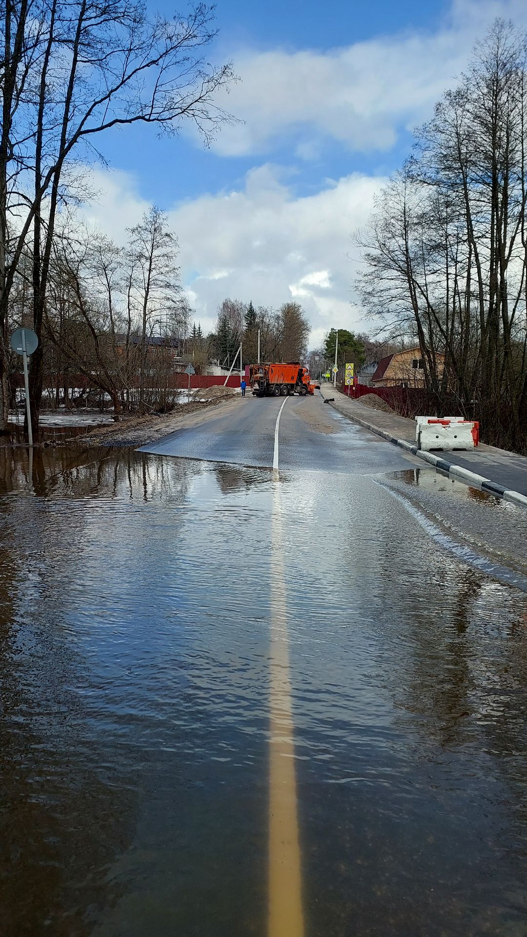ремонт дорог, машина, река,
