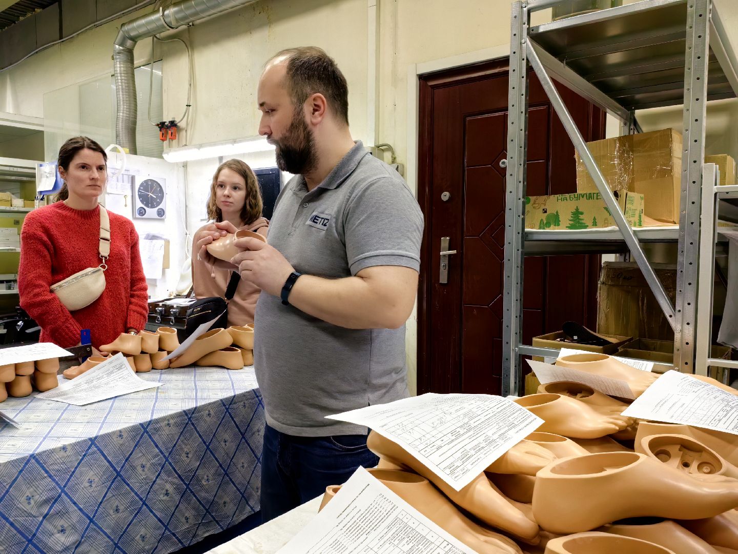 завод, производство, ортопедия, протезы, станки, детали,