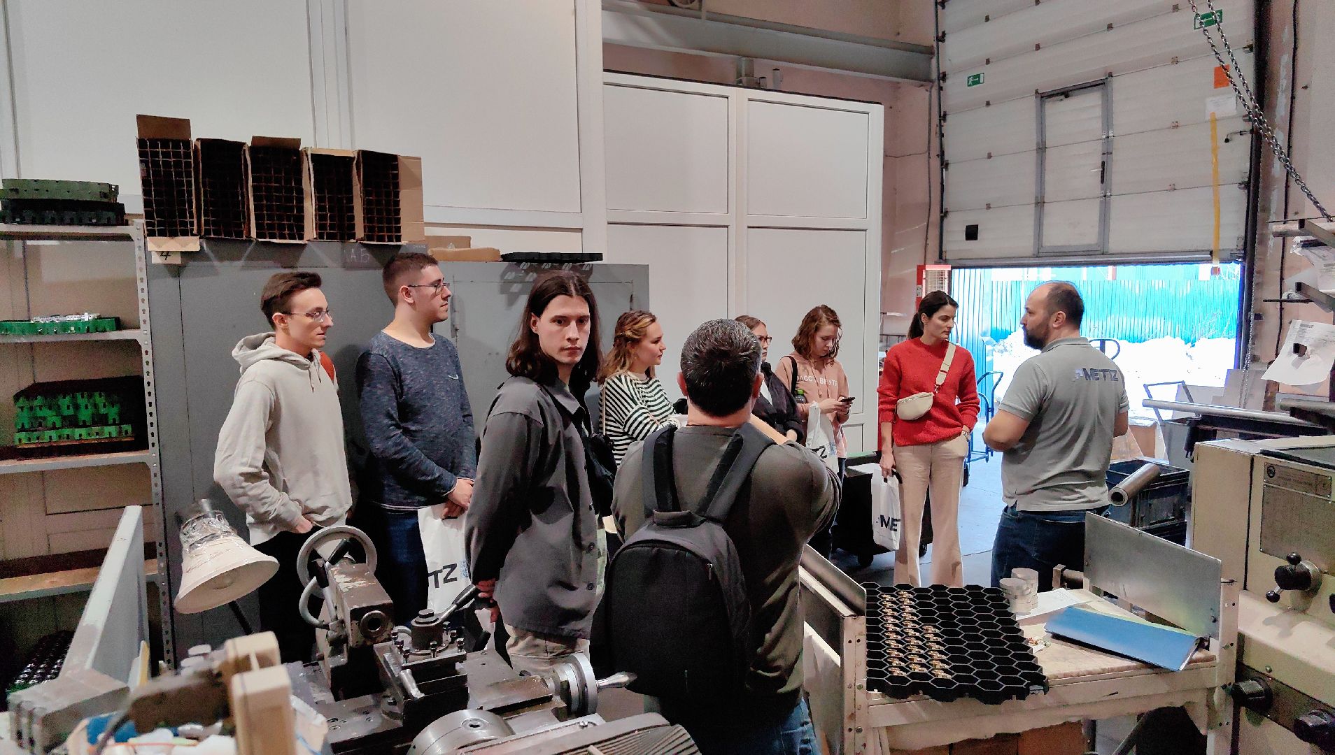 завод, производство, ортопедия, протезы, станки, детали,