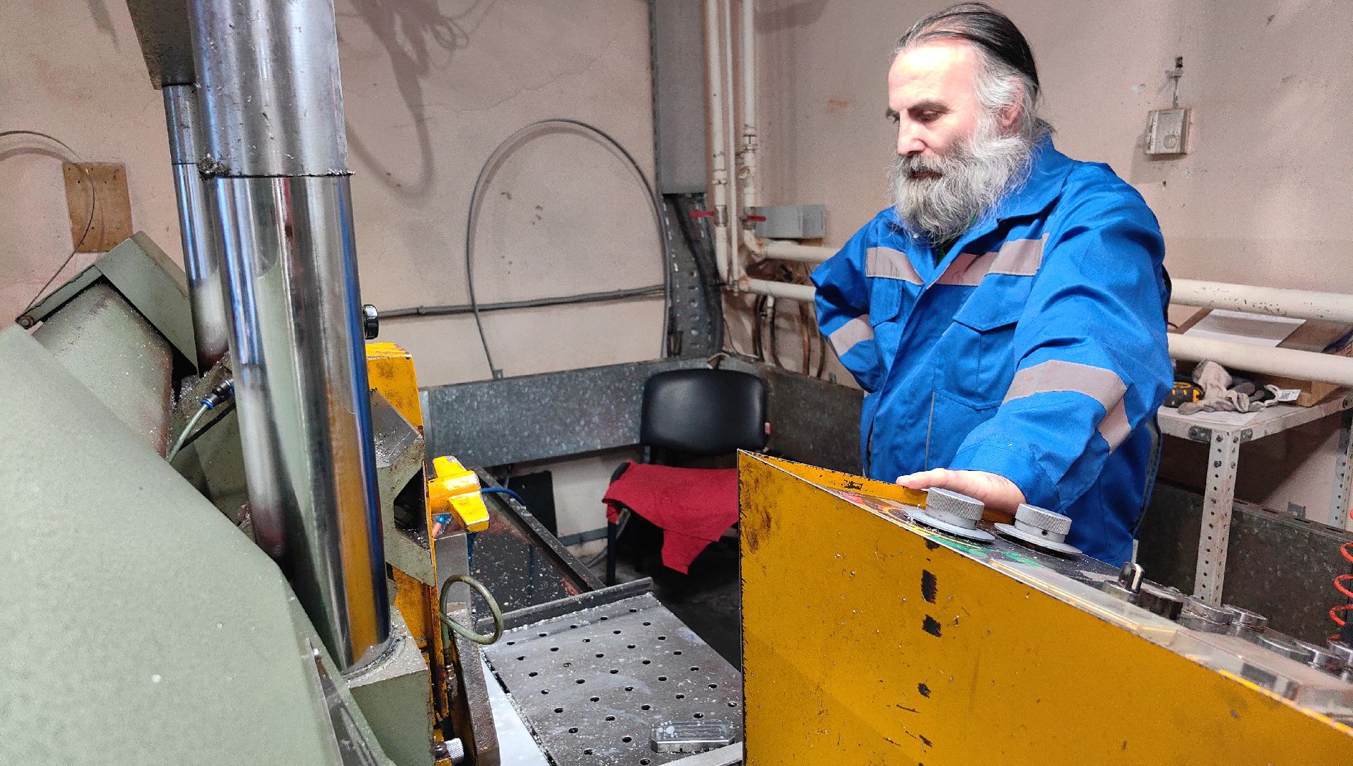 завод, производство, ортопедия, протезы, станки, детали,