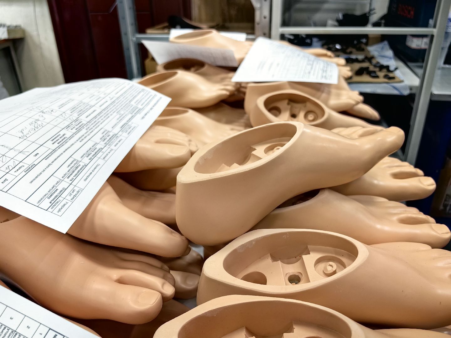 завод, производство, ортопедия, протезы, станки, детали,