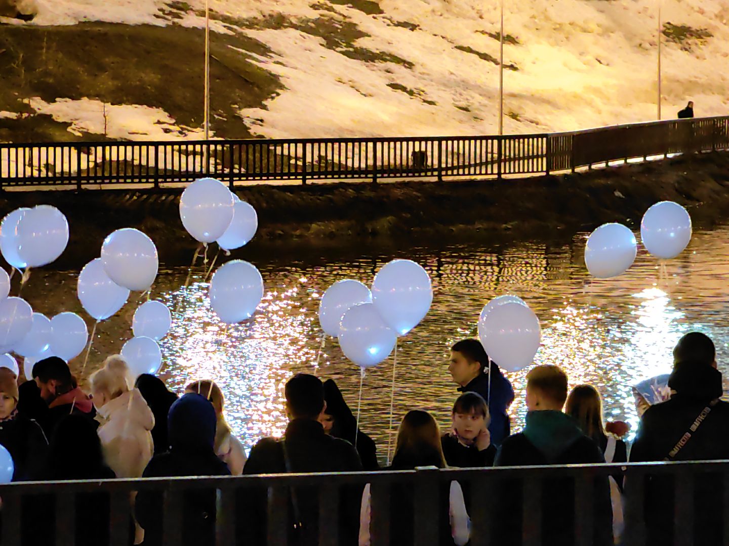 крокус сити холл, теракт, память о погибших, акция журавли,