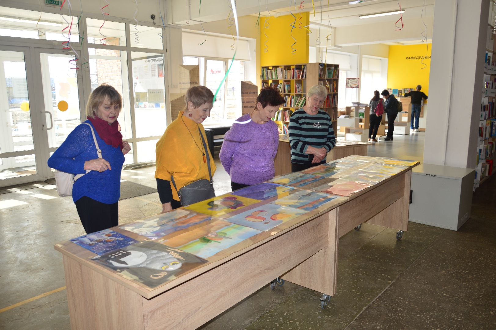 шатура, выставка картин, вернисаж, активное долголетие, библиотека, городской округ культура,