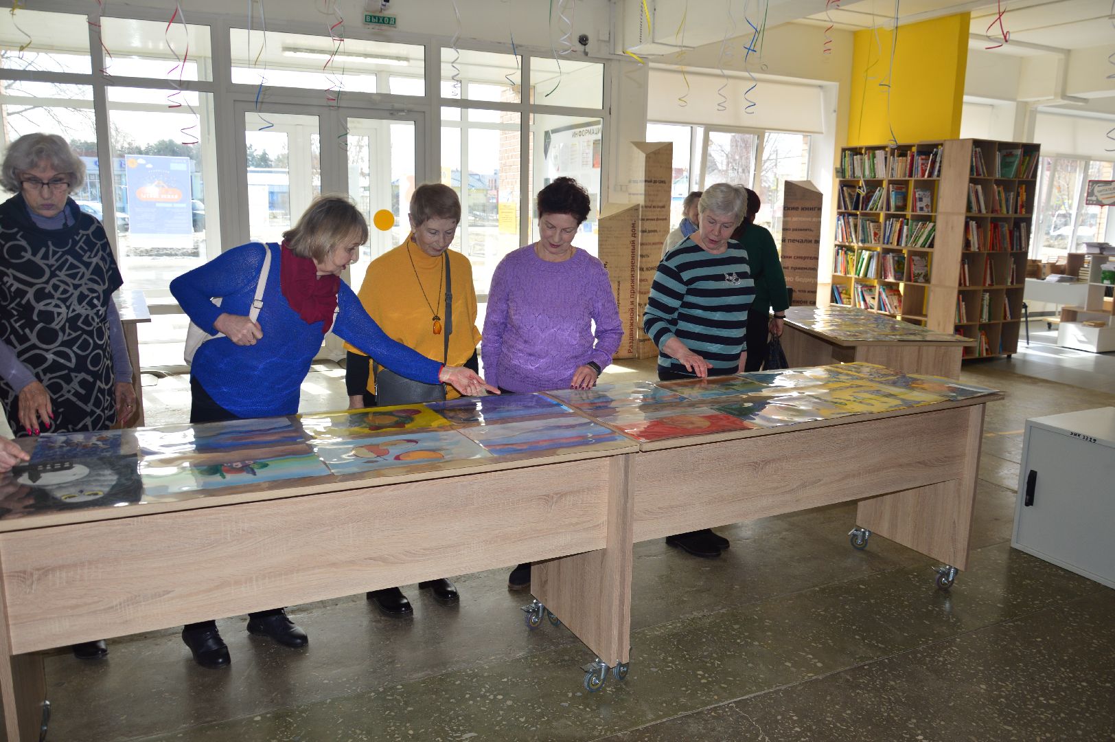 шатура, выставка картин, вернисаж, активное долголетие, библиотека, городской округ культура,