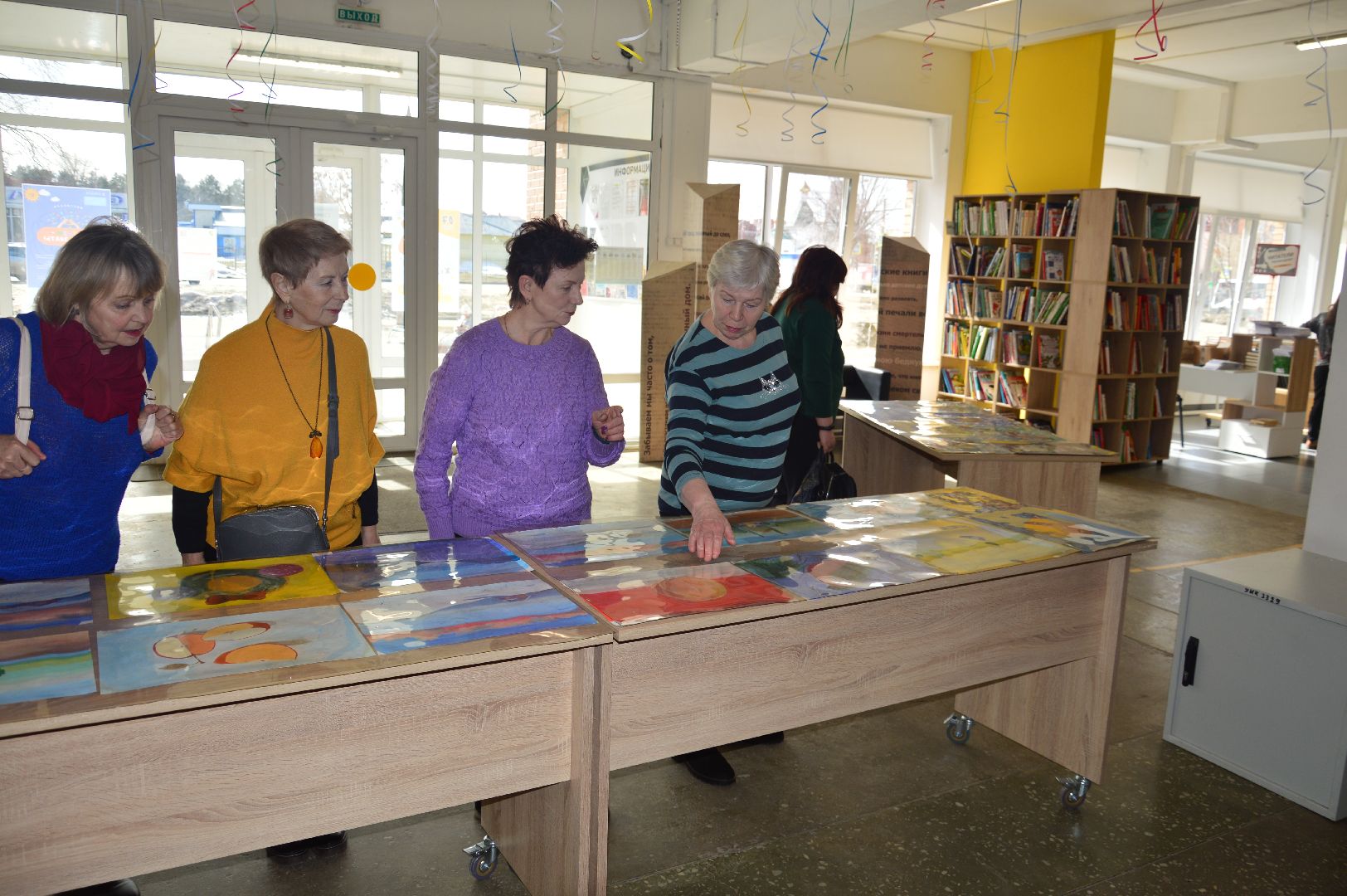 шатура, выставка картин, вернисаж, активное долголетие, библиотека, городской округ культура,