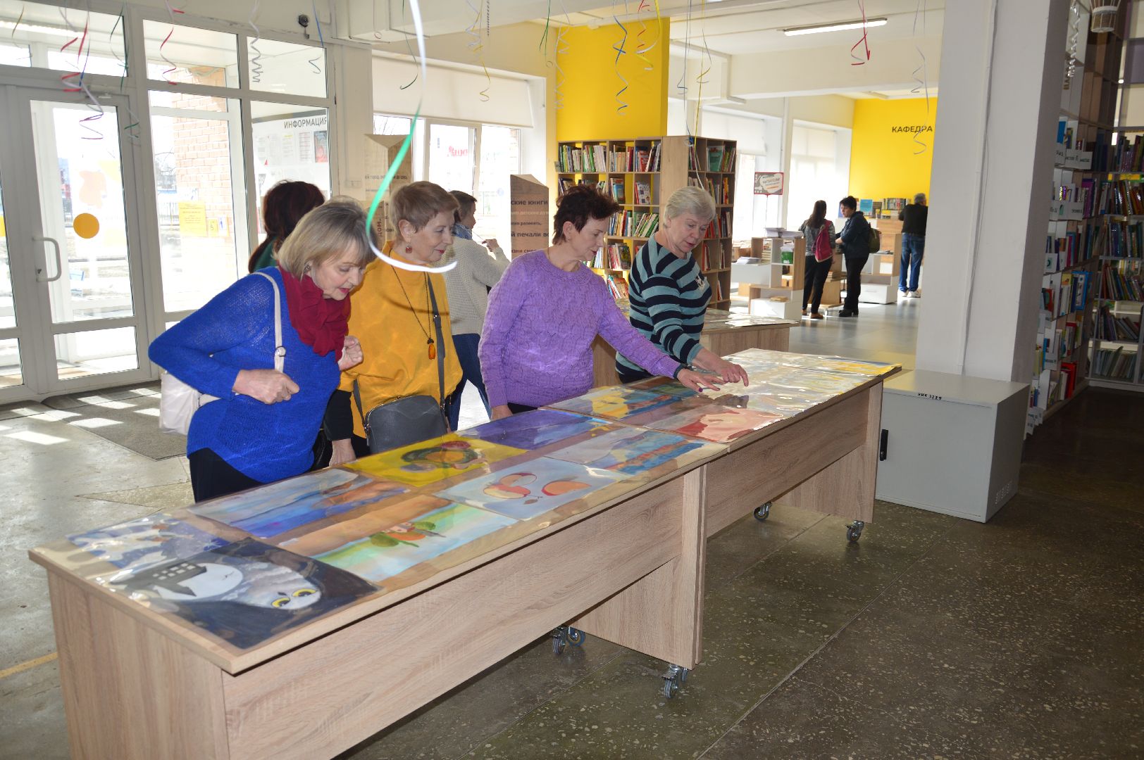 шатура, выставка картин, вернисаж, активное долголетие, библиотека, городской округ культура,